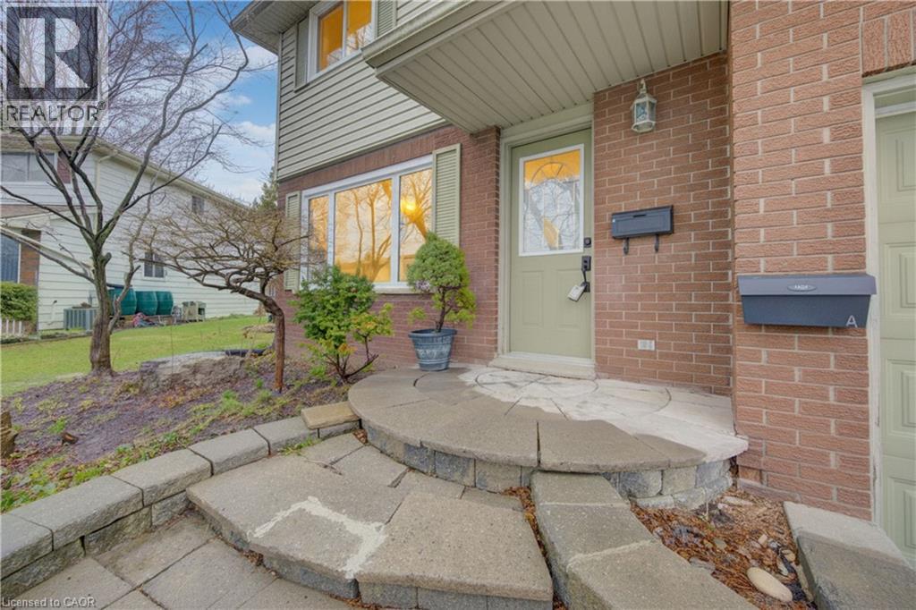 34 Forest Glen Court, Kitchener, Ontario  N2N 1E2 - Photo 3 - 40820487