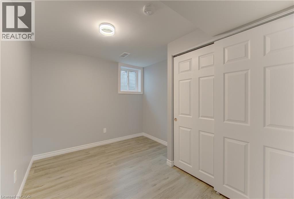 34 Forest Glen Court, Kitchener, Ontario  N2N 1E2 - Photo 36 - 40820487