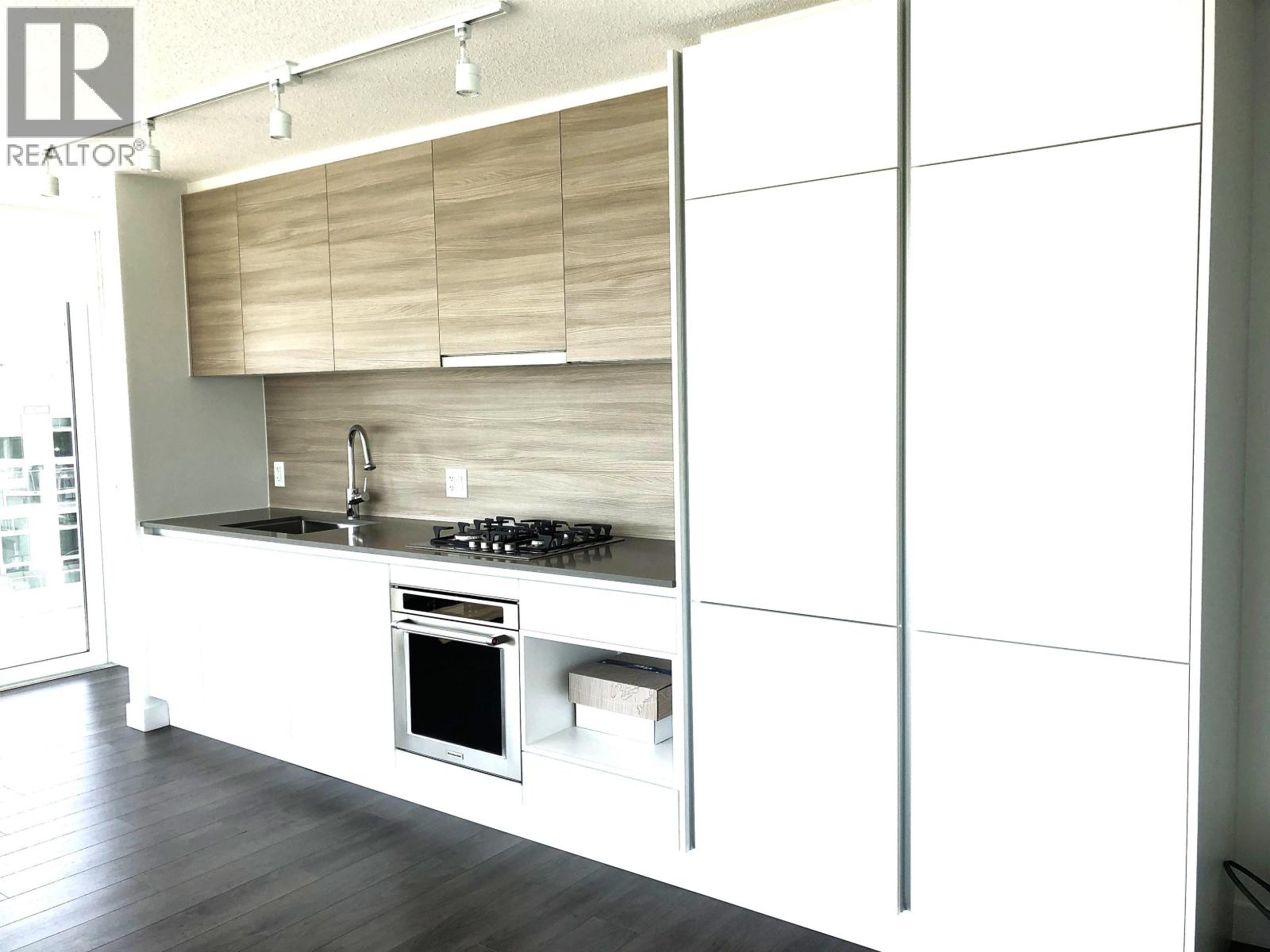 1905 908 Quayside Drive, New Westminster, British Columbia V3M 0L4 - Photo 3 - R3110887