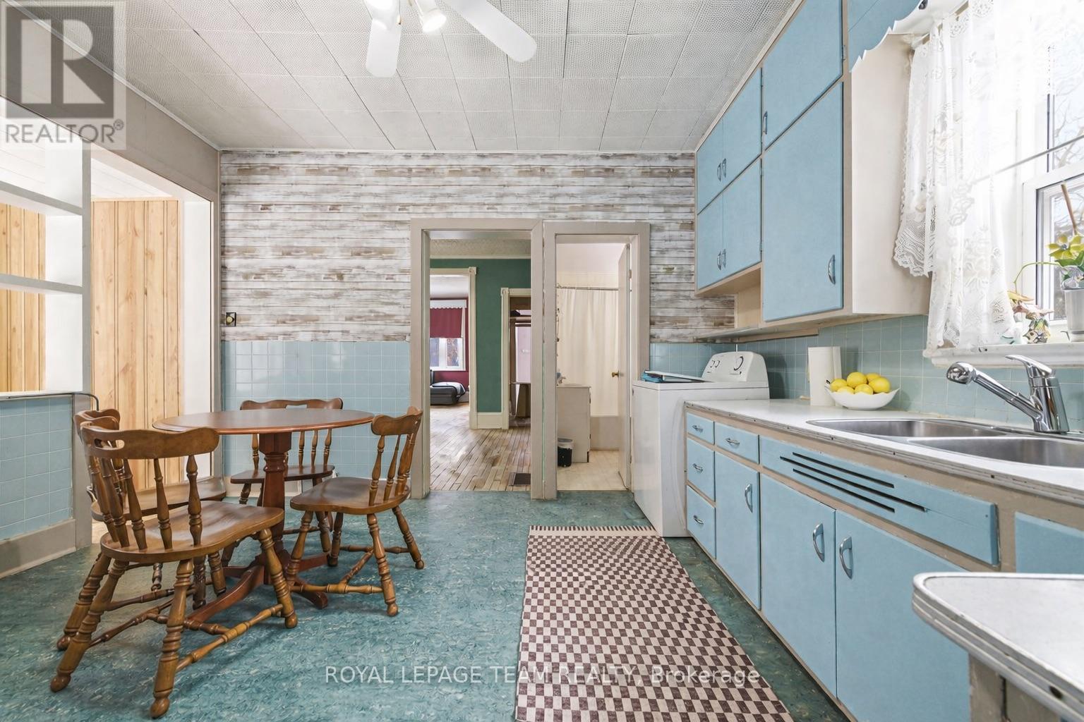 190 Queen Street, Killaloe, Ontario K8A 2A0 - Photo 10 - X12994010