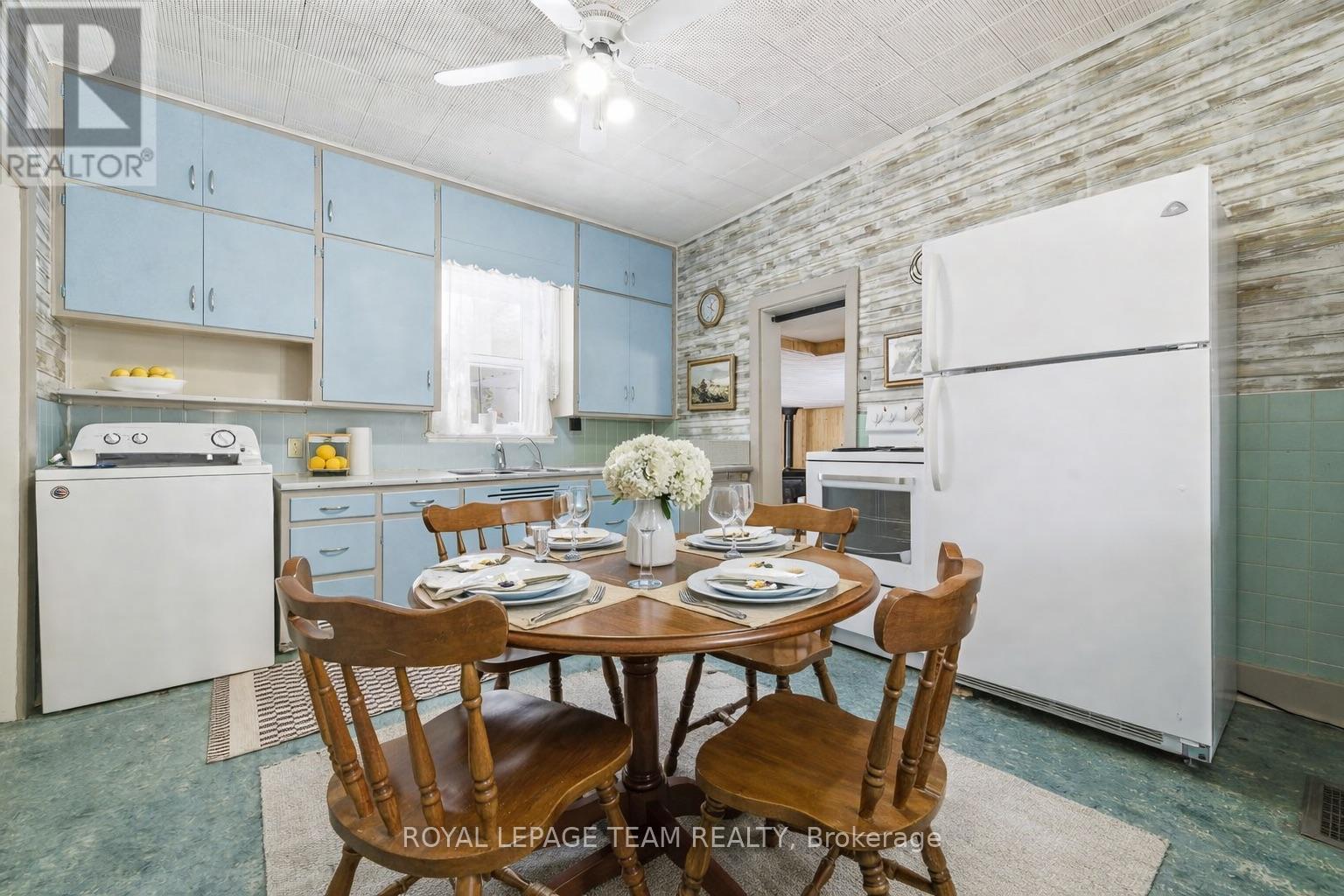 190 Queen Street, Killaloe, Ontario K8A 2A0 - Photo 12 - X12994010