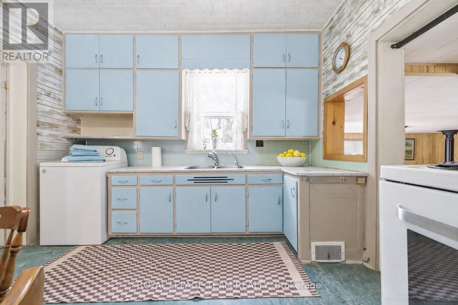 190 Queen Street, Killaloe, Ontario K8A 2A0 - Photo 13 - X12994010