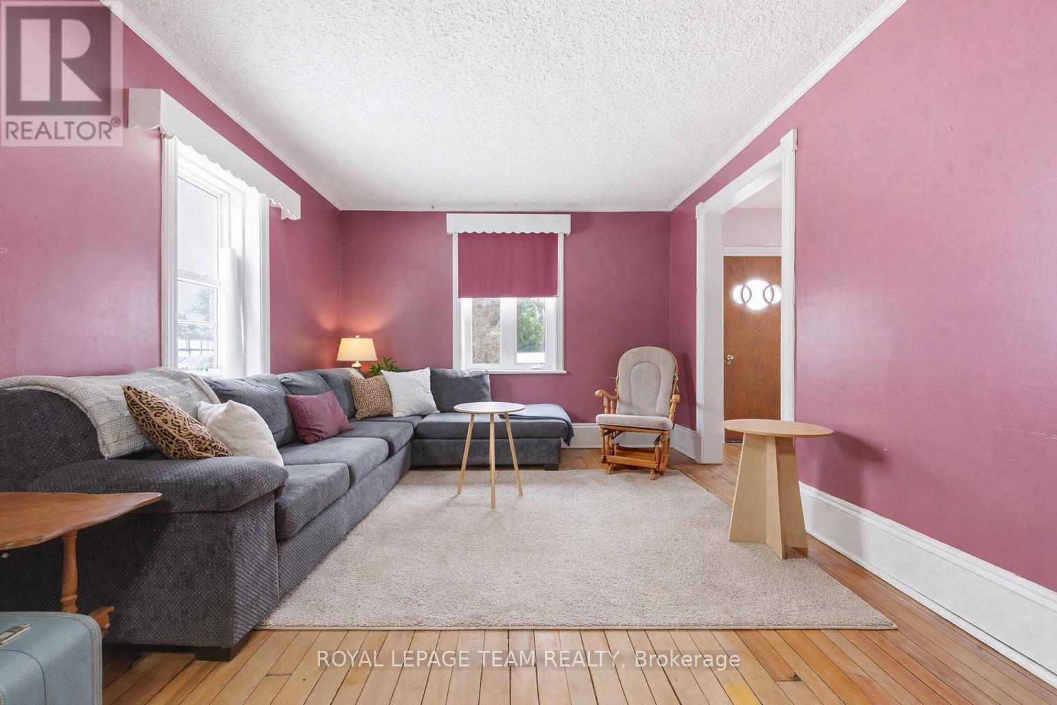 190 Queen Street, Killaloe, Ontario K8A 2A0 - Photo 17 - X12994010