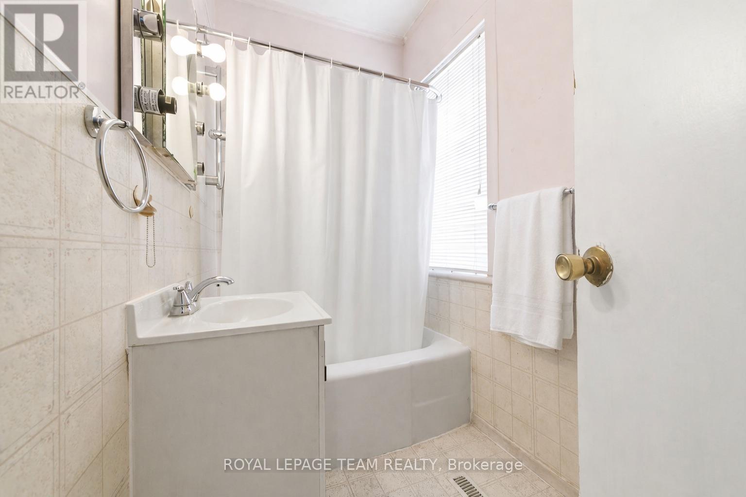 190 Queen Street, Killaloe, Ontario K8A 2A0 - Photo 26 - X12994010