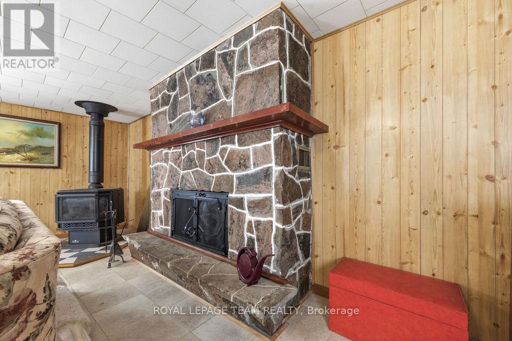 190 Queen Street, Killaloe, Ontario K8A 2A0 - Photo 27 - X12994010