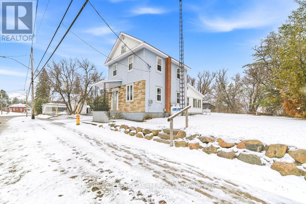 190 Queen Street, Killaloe, Ontario K8A 2A0 - Photo 29 - X12994010