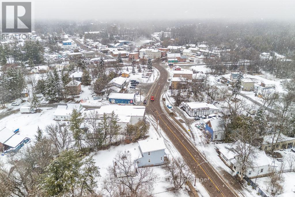 190 Queen Street, Killaloe, Ontario K8A 2A0 - Photo 5 - X12994010