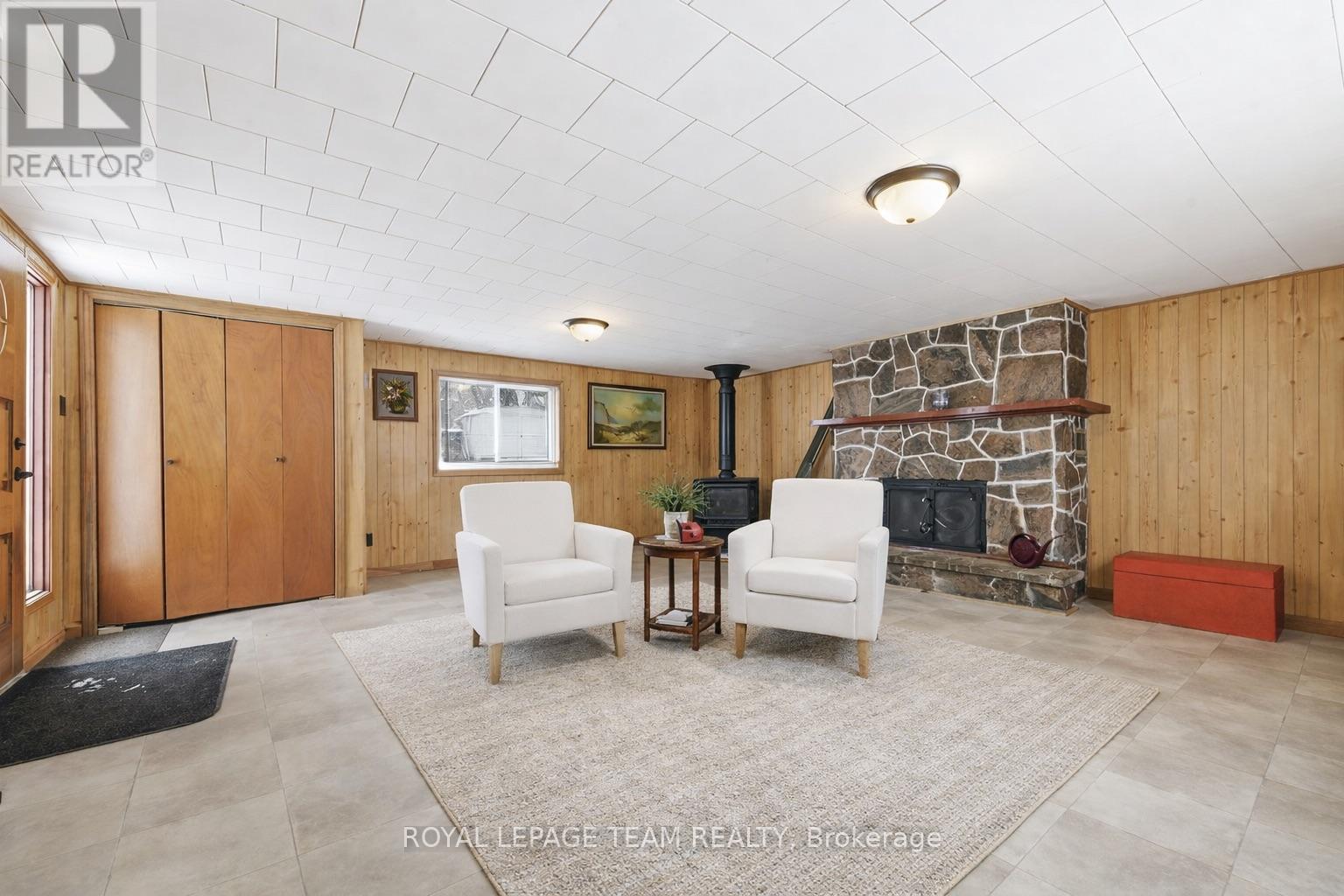 190 Queen Street, Killaloe, Ontario K8A 2A0 - Photo 8 - X12994010