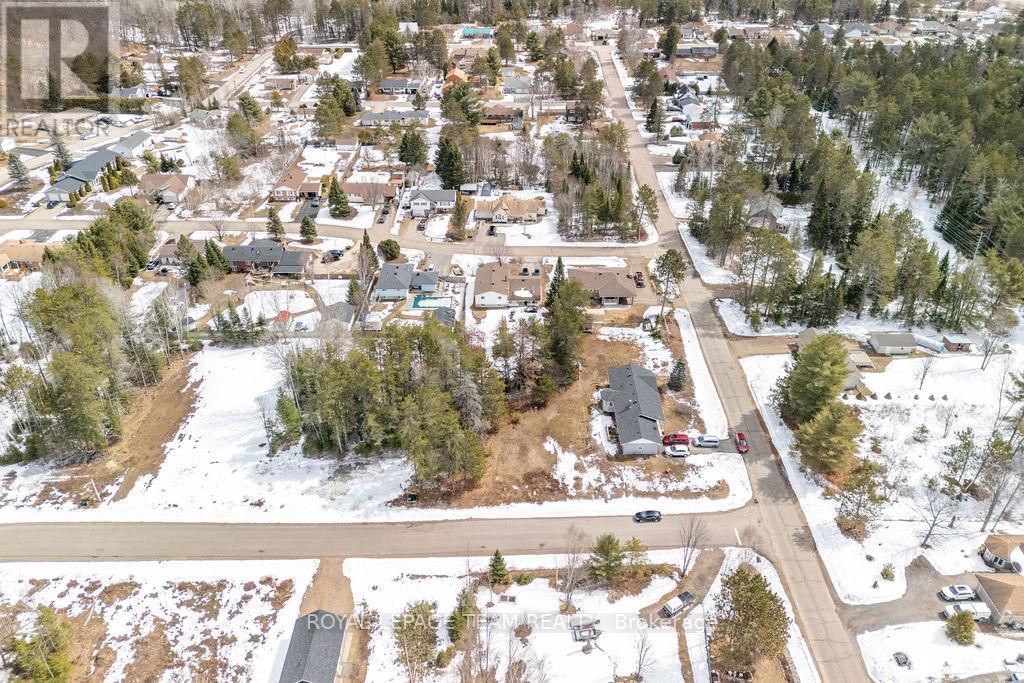 18 Birchview Drive, Madawaska Valley, Ontario K0J 1B0 - Photo 22 - X12994024