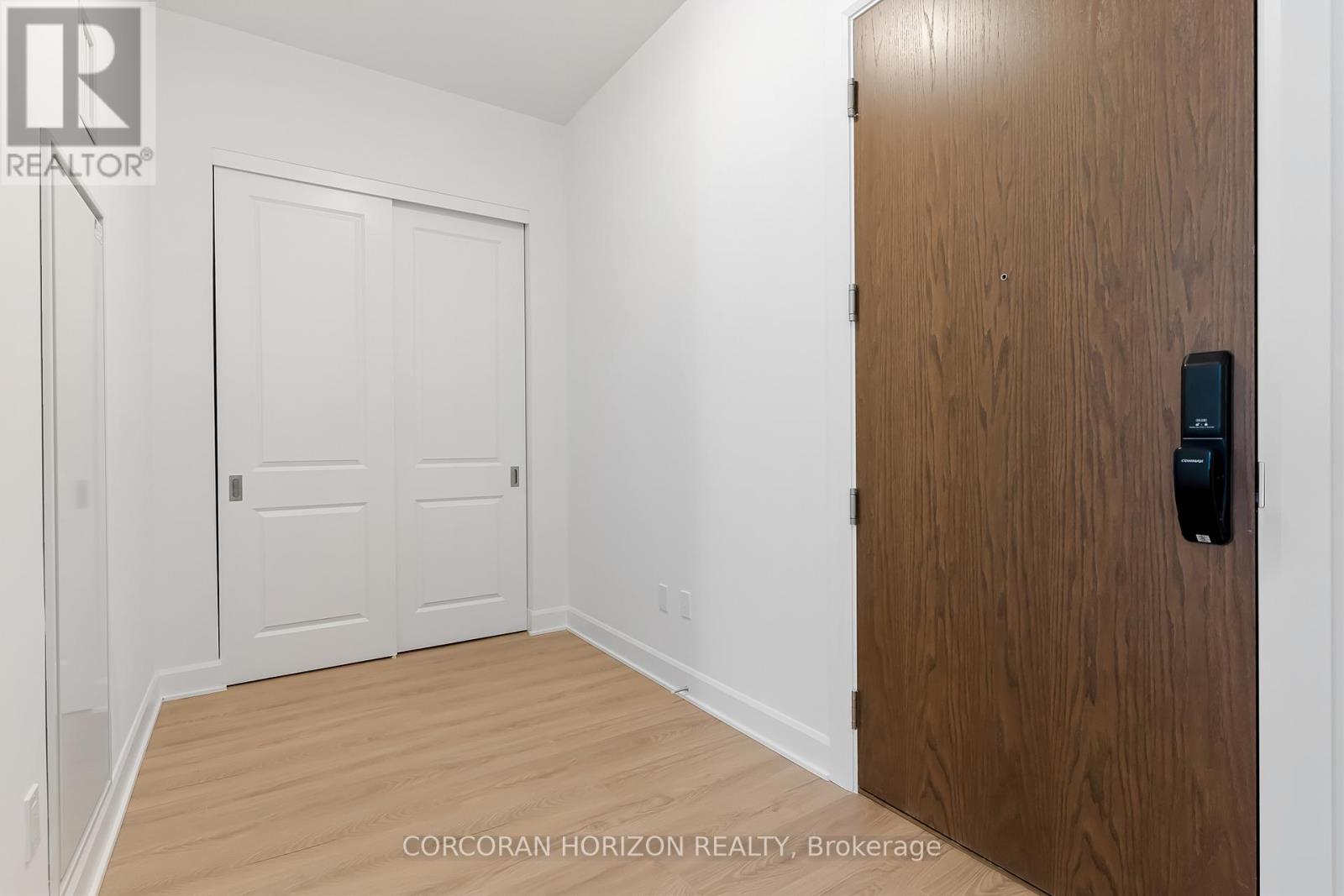 111 - 3240 William Coltson Avenue, Oakville, Ontario  L6H 8C8 - Photo 3 - W12993996