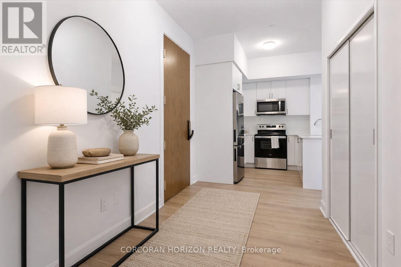 111 - 3240 William Coltson Avenue, Oakville, Ontario  L6H 8C8 - Photo 4 - W12993996