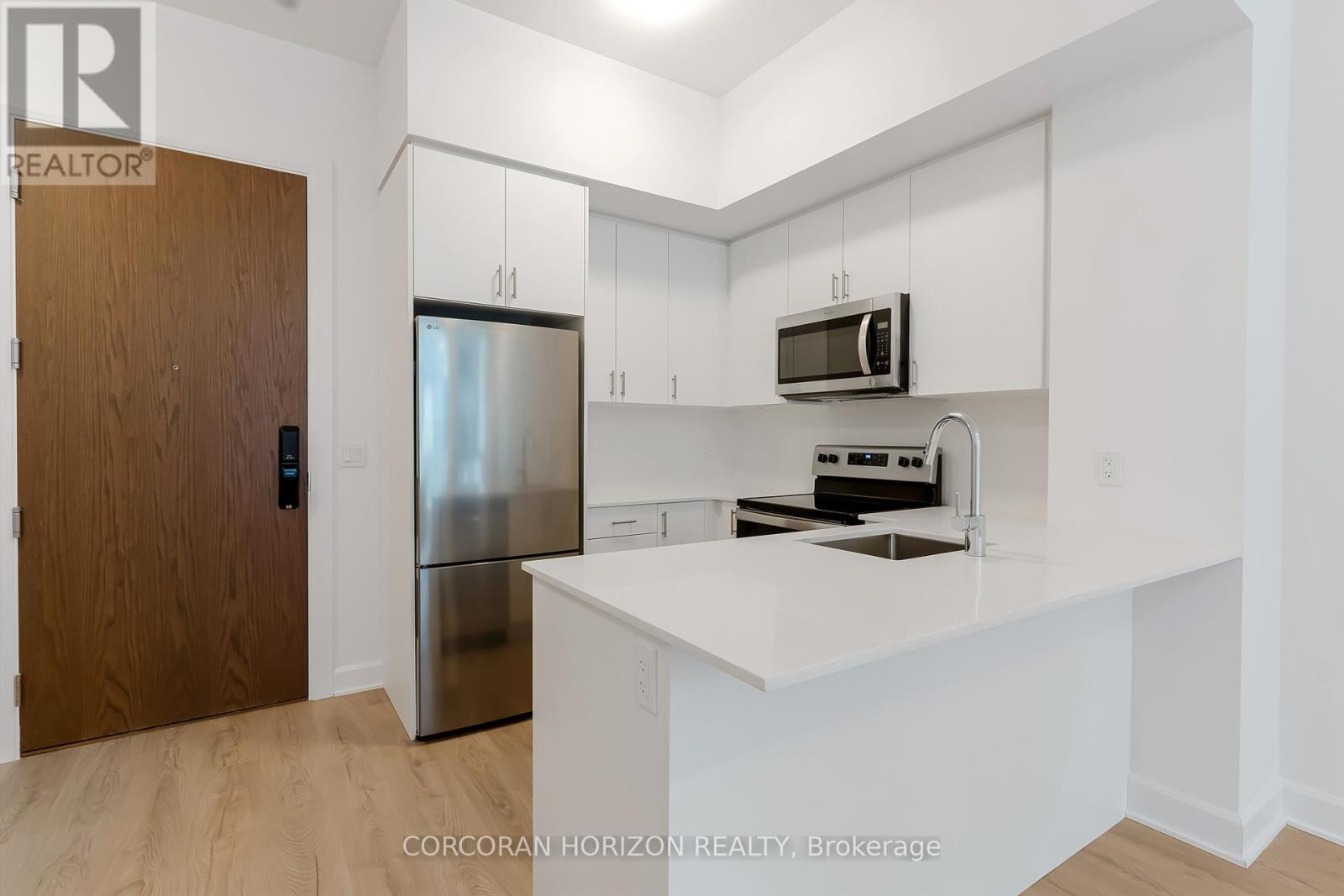 111 - 3240 William Coltson Avenue, Oakville, Ontario  L6H 8C8 - Photo 6 - W12993996