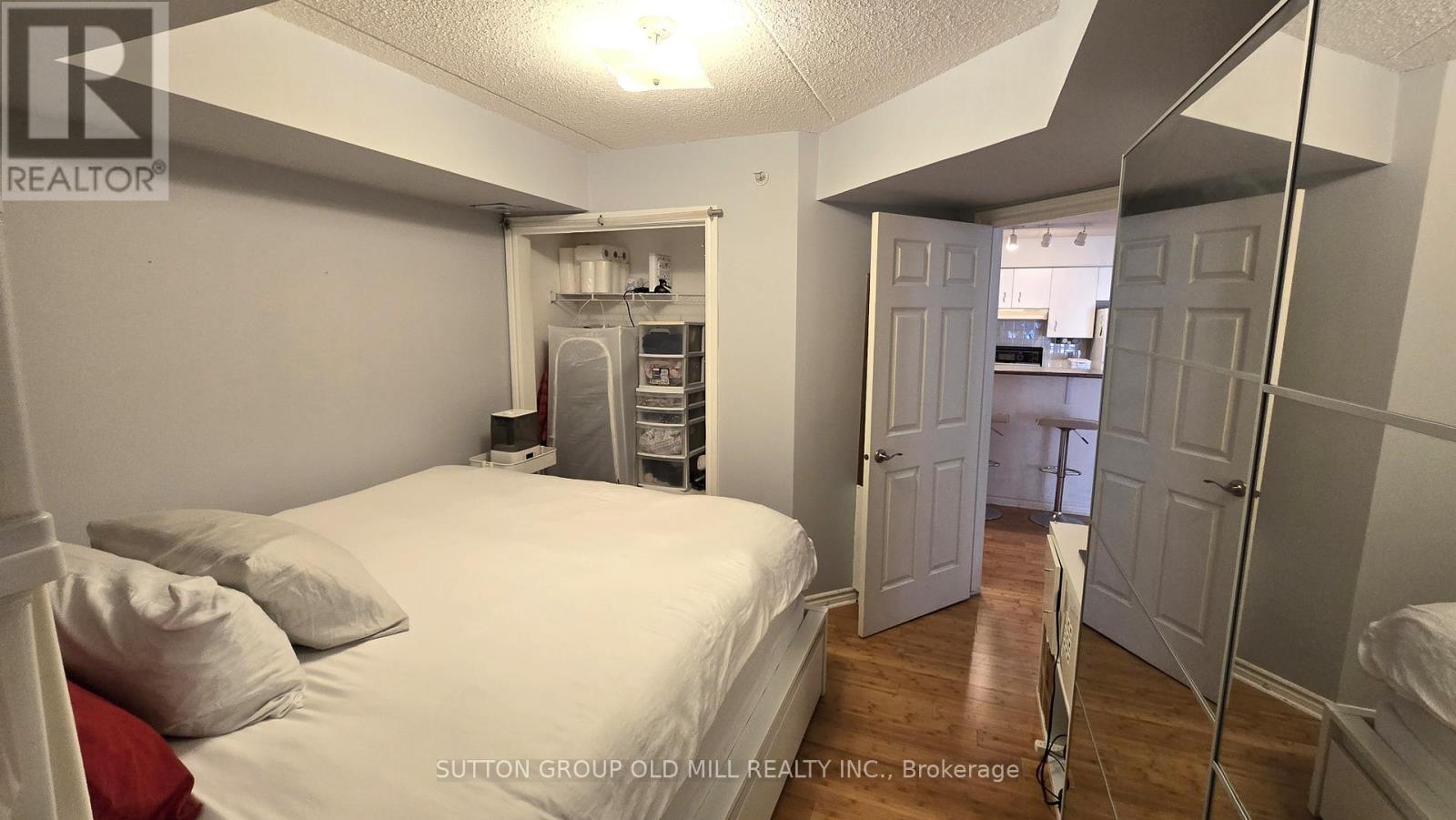 208 - 1470 Bishops Gate, Oakville, Ontario  L6M 4N2 - Photo 14 - W12994006