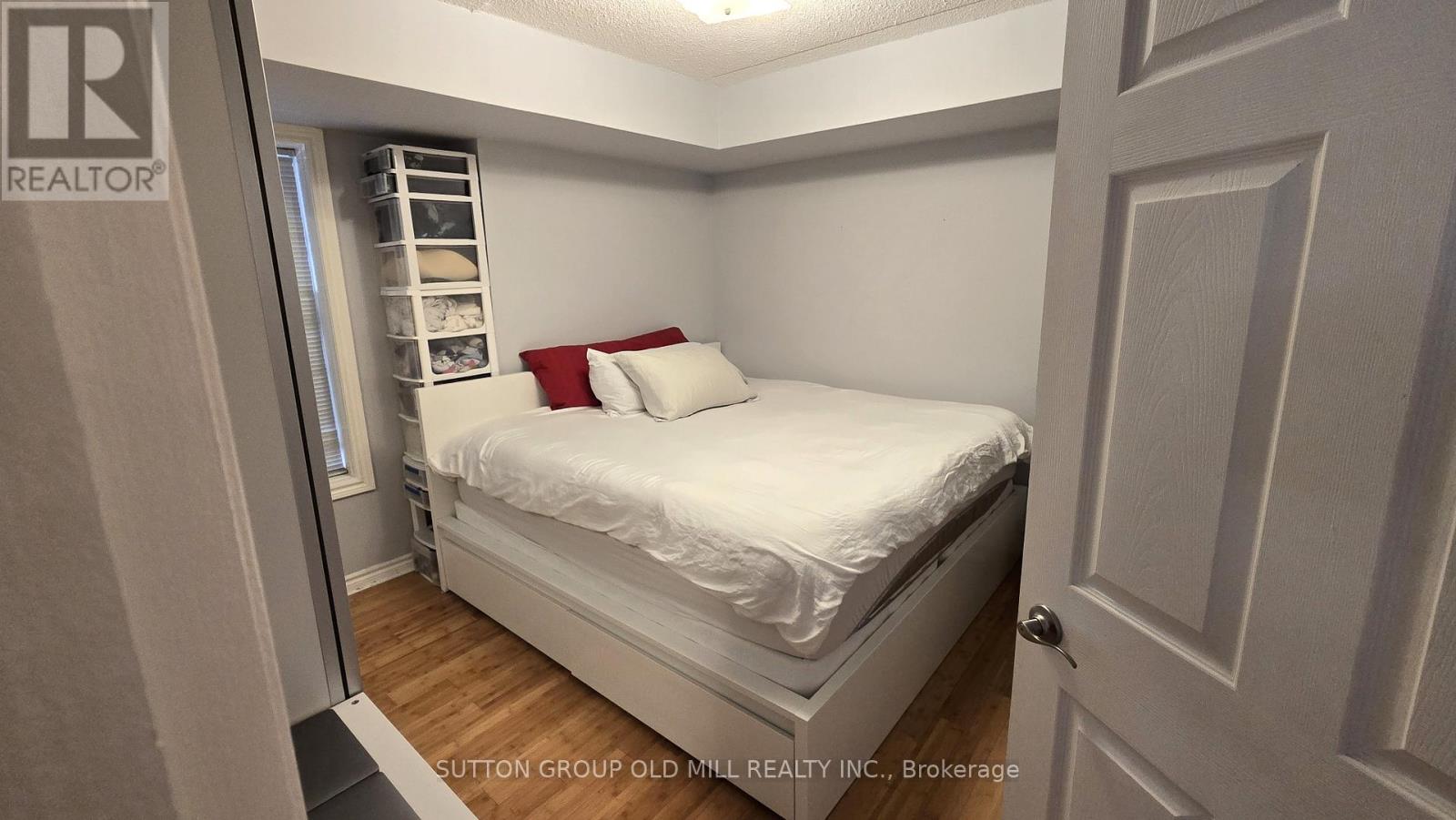 208 - 1470 Bishops Gate, Oakville, Ontario  L6M 4N2 - Photo 15 - W12994006