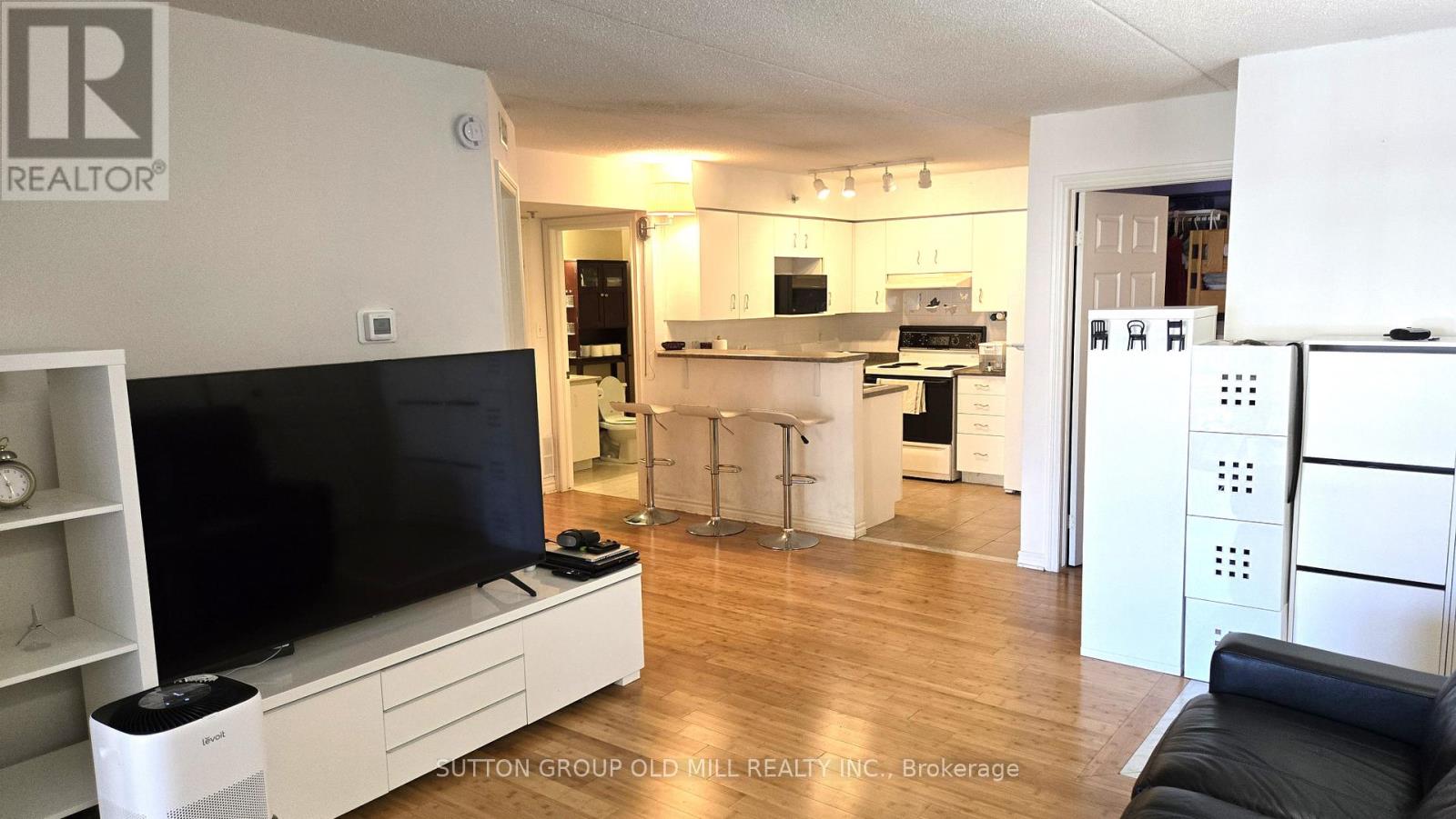 208 - 1470 Bishops Gate, Oakville, Ontario  L6M 4N2 - Photo 8 - W12994006