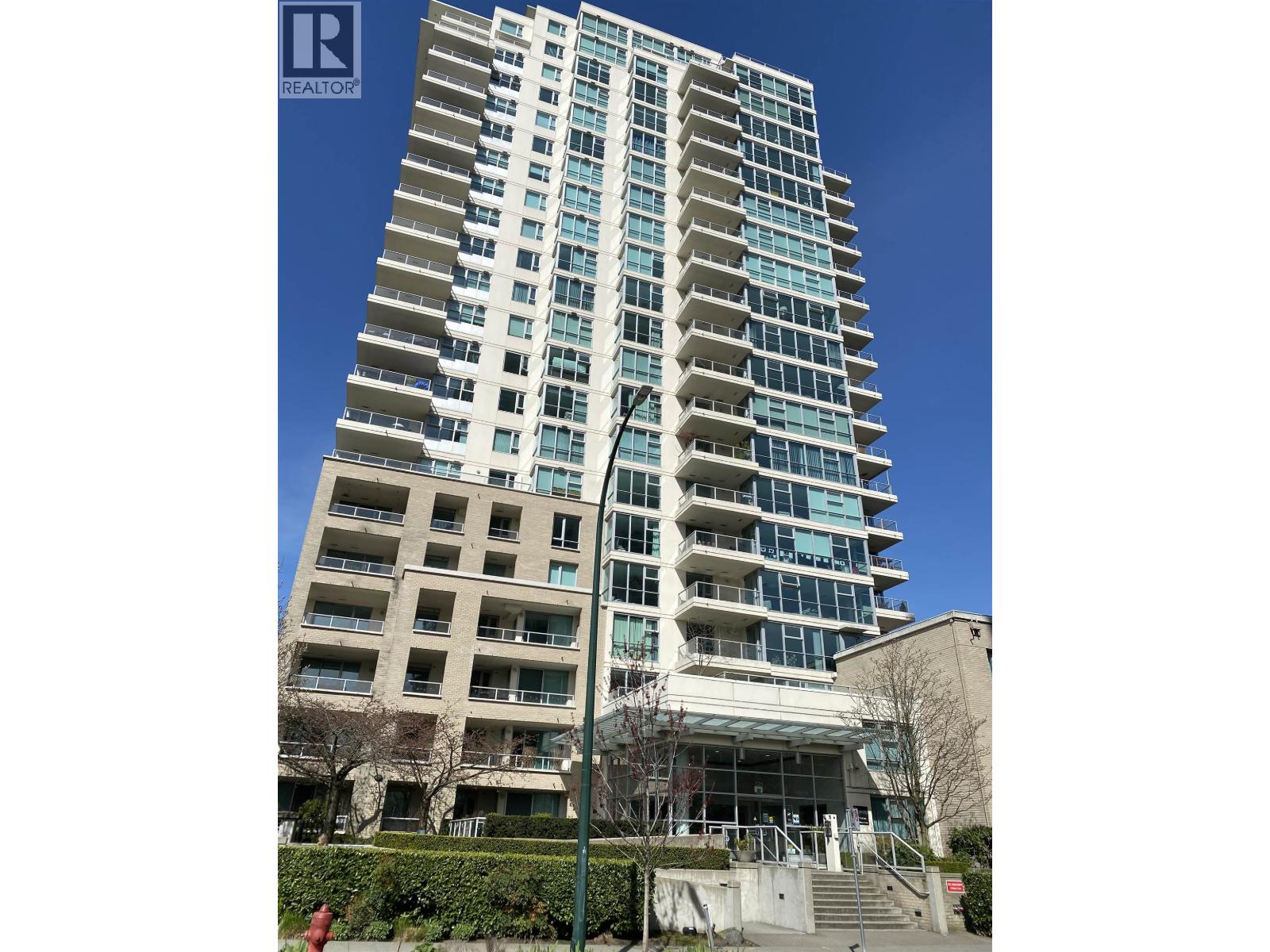 406 125 MILROSS AVENUE, Vancouver, British Columbia