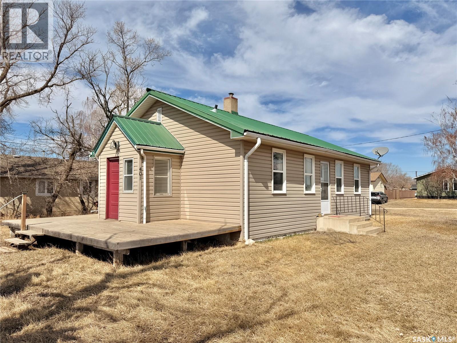 401 Park AVENUE, Outlook, Saskatchewan