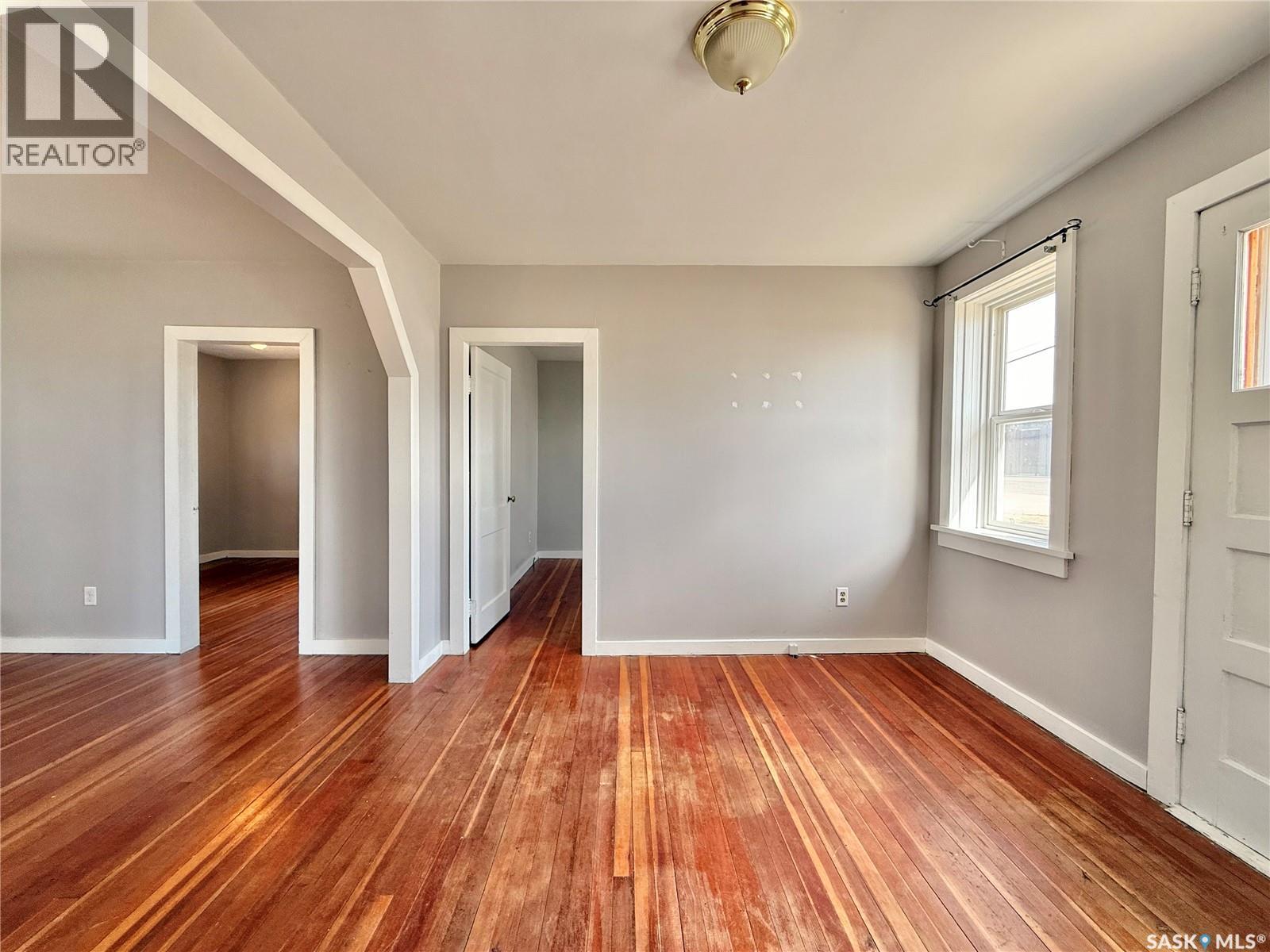 401 Park Avenue, Outlook, Saskatchewan  S0L 2N0 - Photo 10 - SK032726