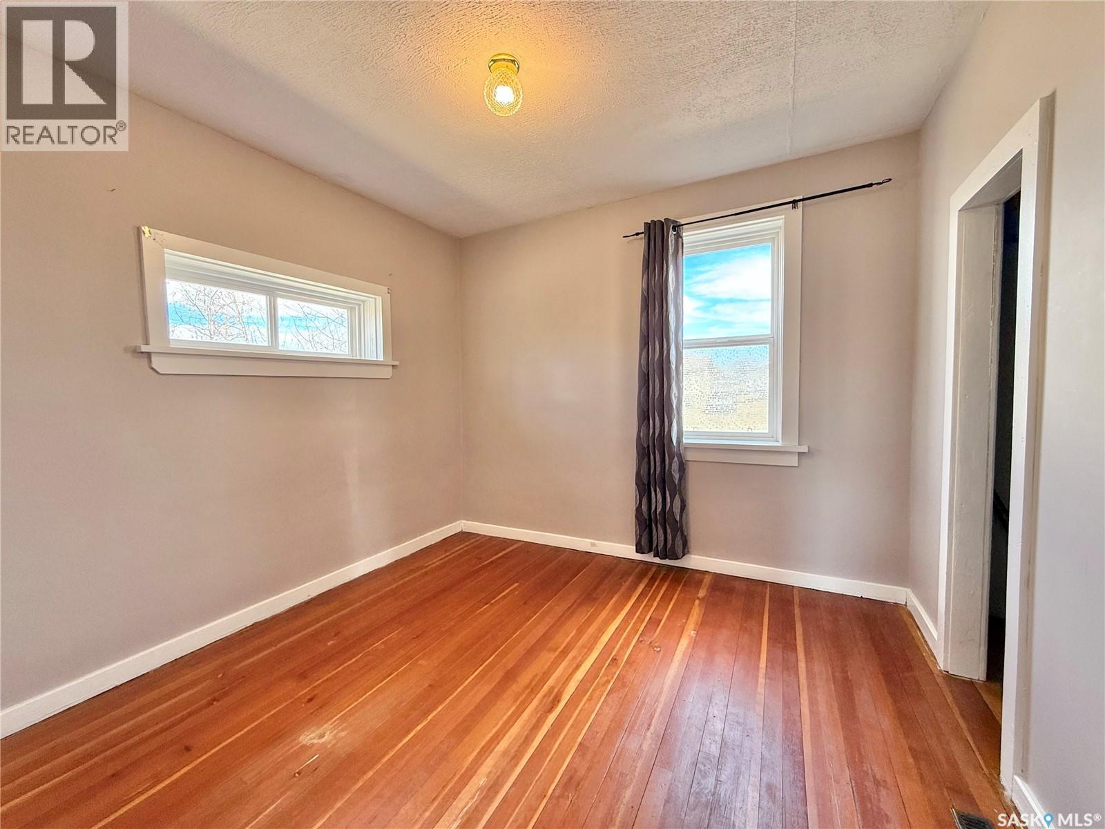 401 Park Avenue, Outlook, Saskatchewan  S0L 2N0 - Photo 12 - SK032726