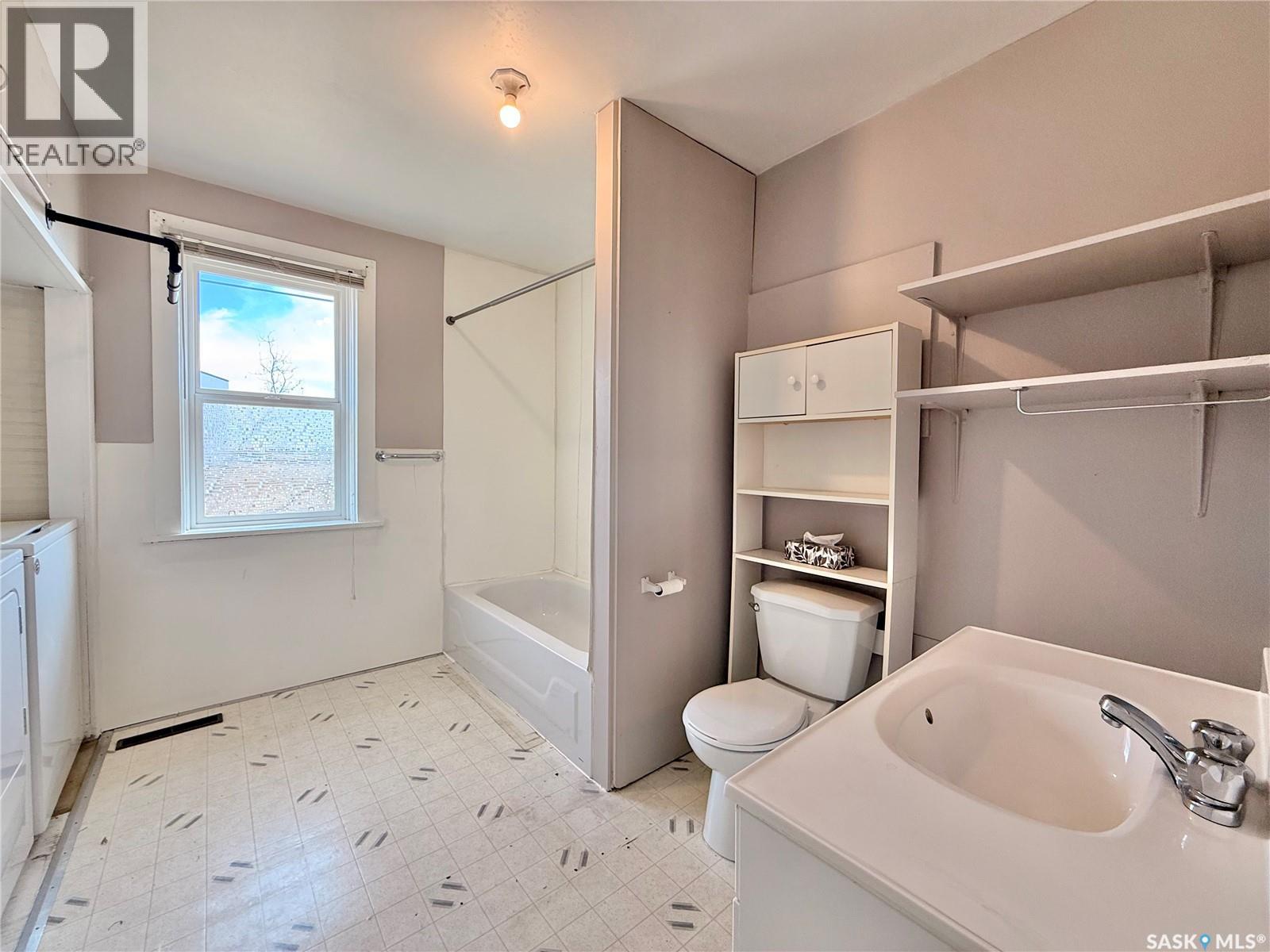 401 Park Avenue, Outlook, Saskatchewan  S0L 2N0 - Photo 20 - SK032726