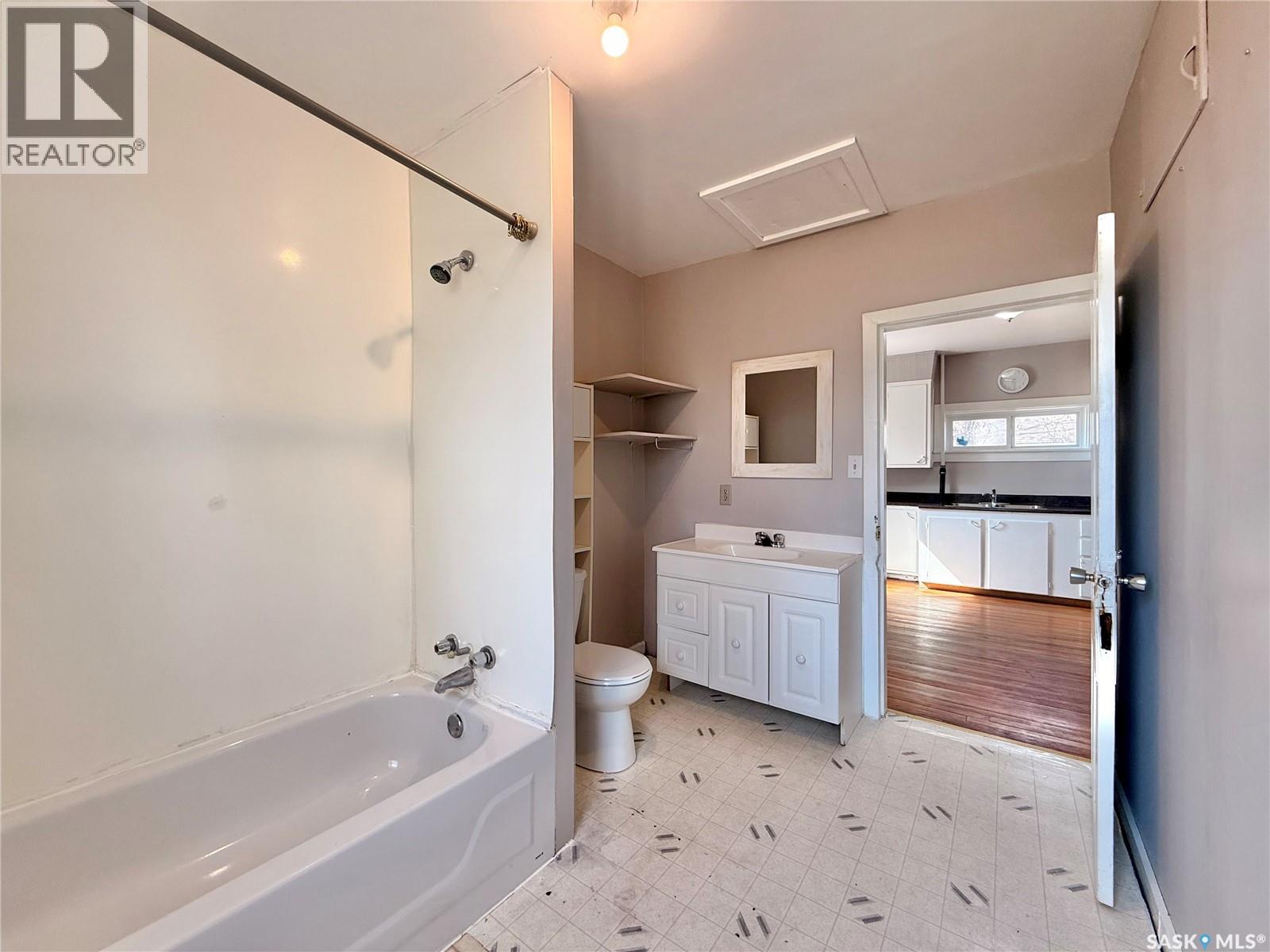 401 Park Avenue, Outlook, Saskatchewan  S0L 2N0 - Photo 23 - SK032726