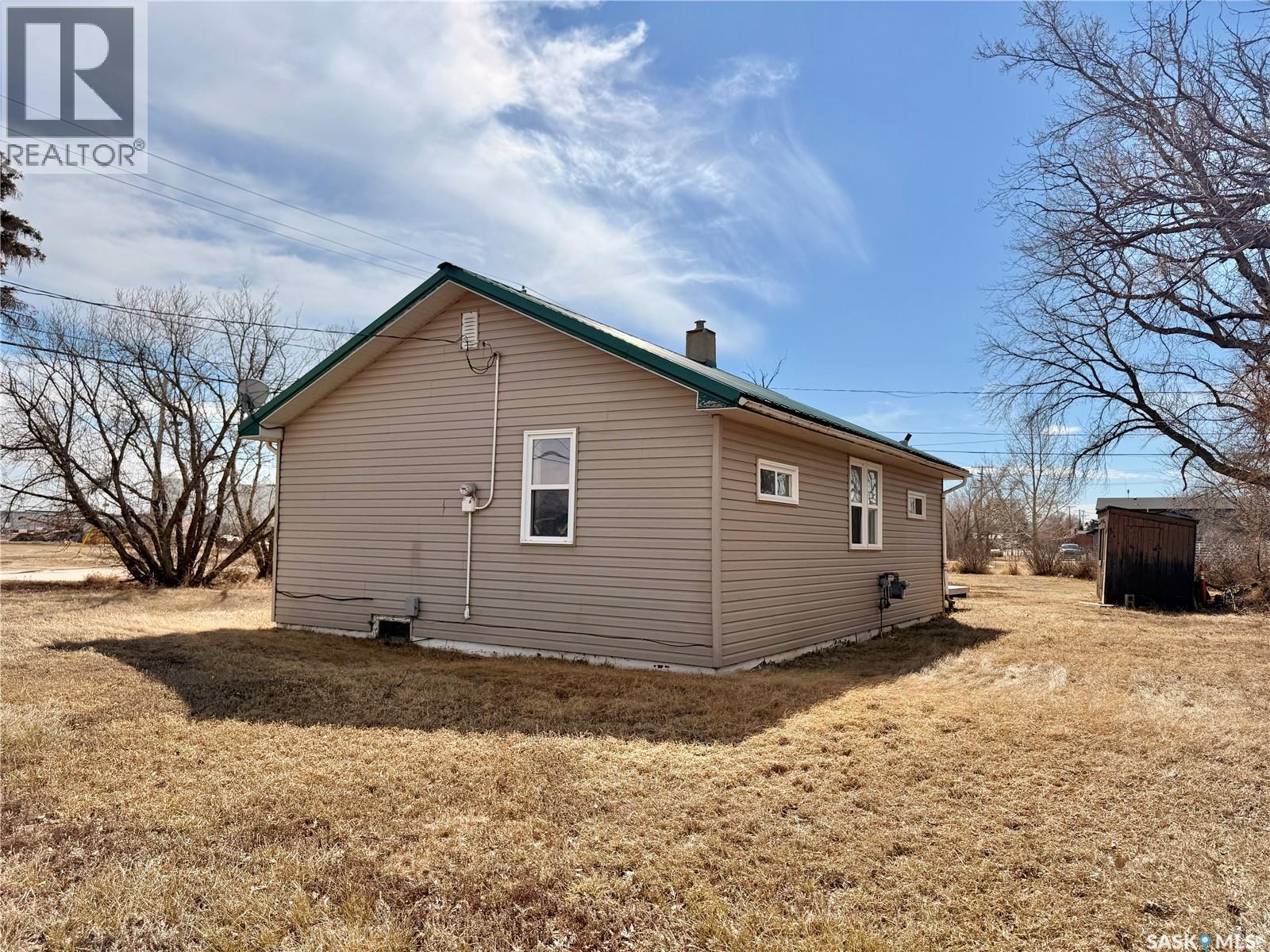 401 Park Avenue, Outlook, Saskatchewan  S0L 2N0 - Photo 28 - SK032726