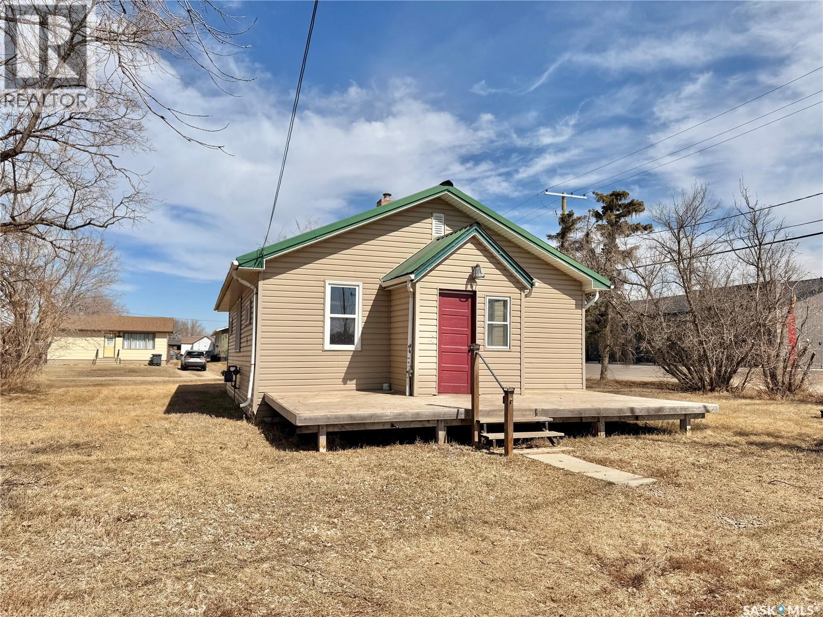 401 Park Avenue, Outlook, Saskatchewan  S0L 2N0 - Photo 29 - SK032726