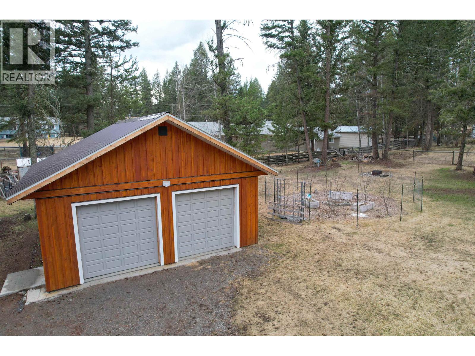 5040 Hansen Court, 108 Mile Ranch, British Columbia  V0K 2Z0 - Photo 12 - R3084986