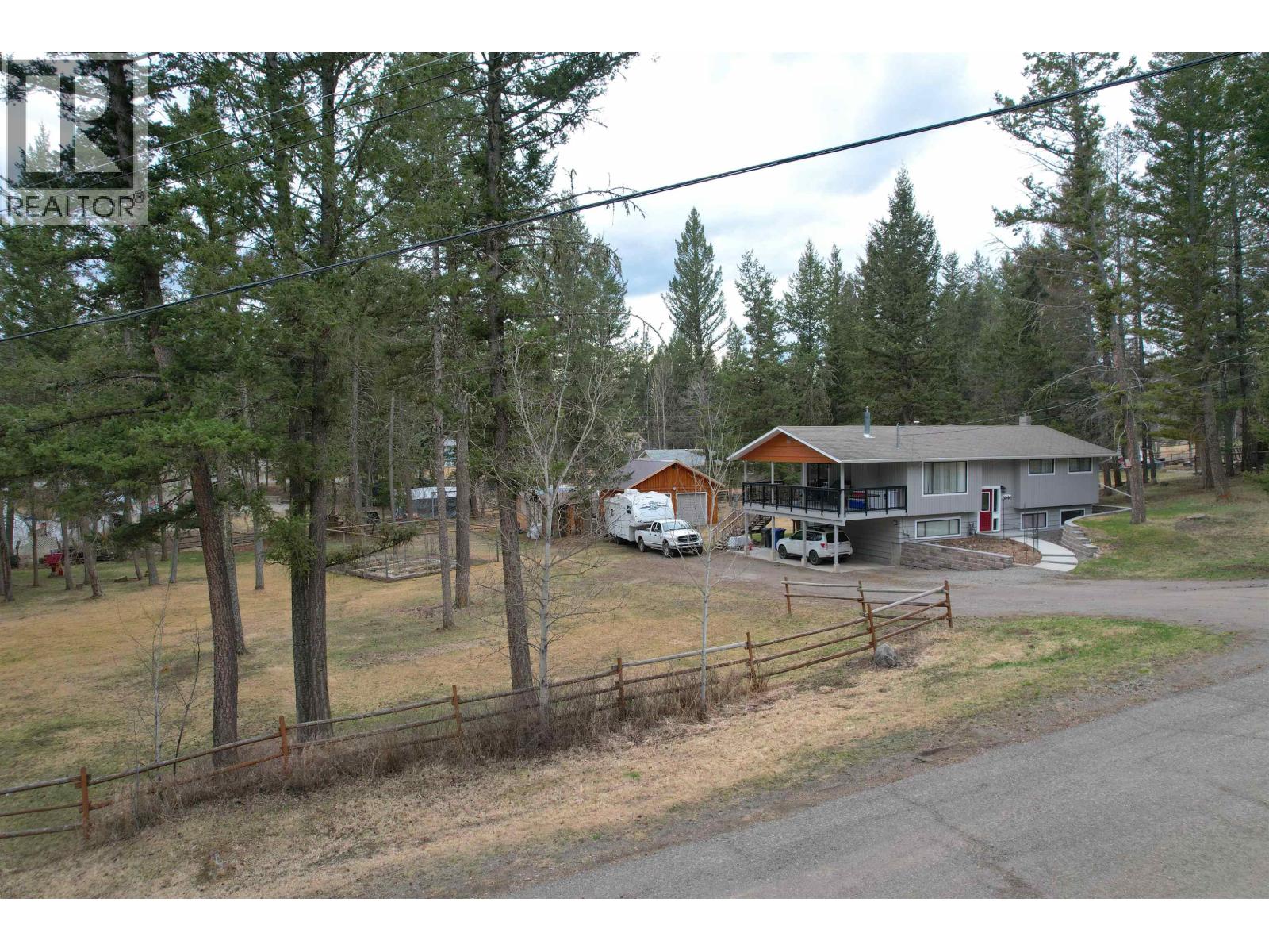 5040 Hansen Court, 108 Mile Ranch, British Columbia  V0K 2Z0 - Photo 2 - R3084986