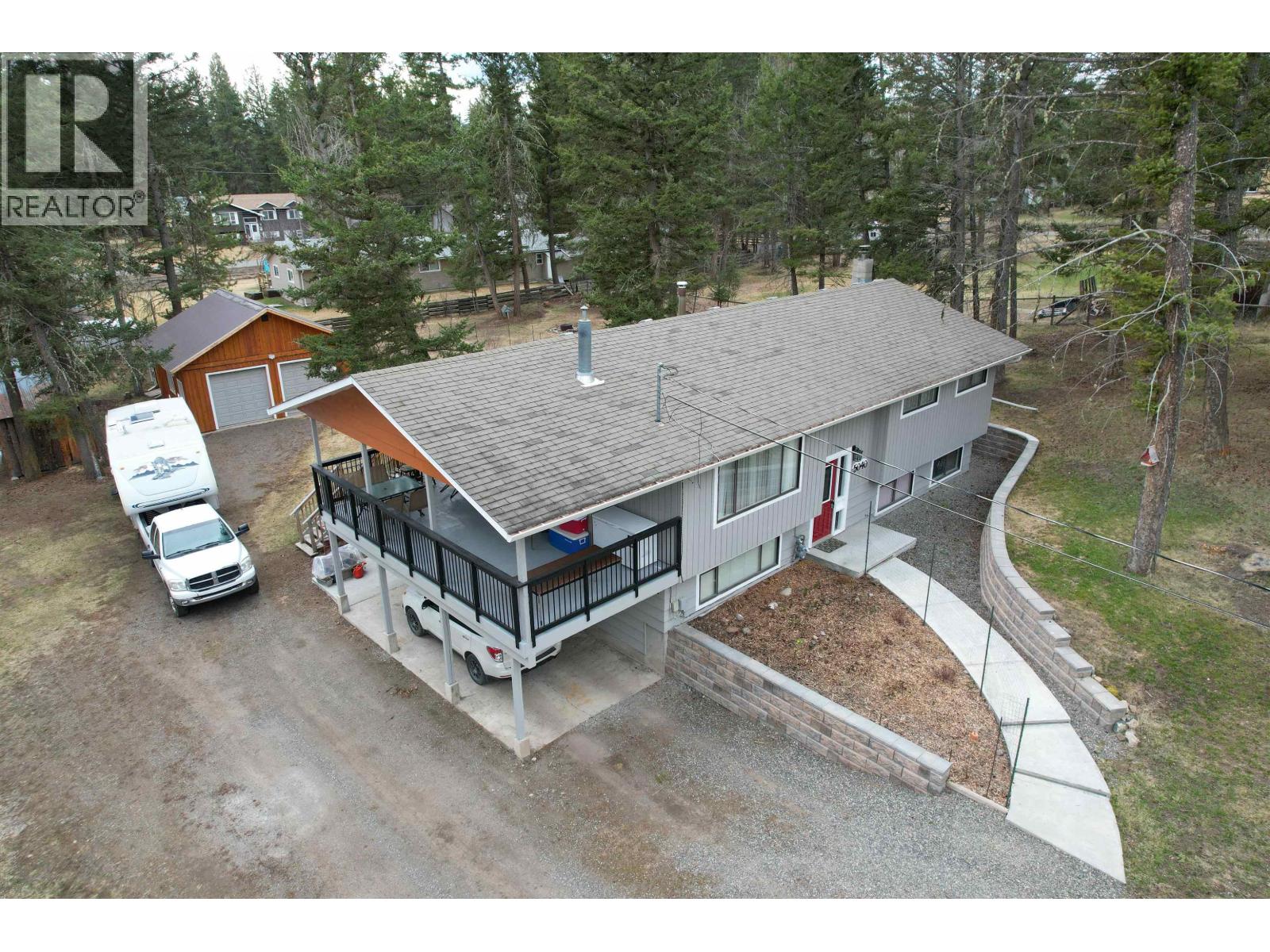 5040 Hansen Court, 108 Mile Ranch, British Columbia  V0K 2Z0 - Photo 9 - R3084986