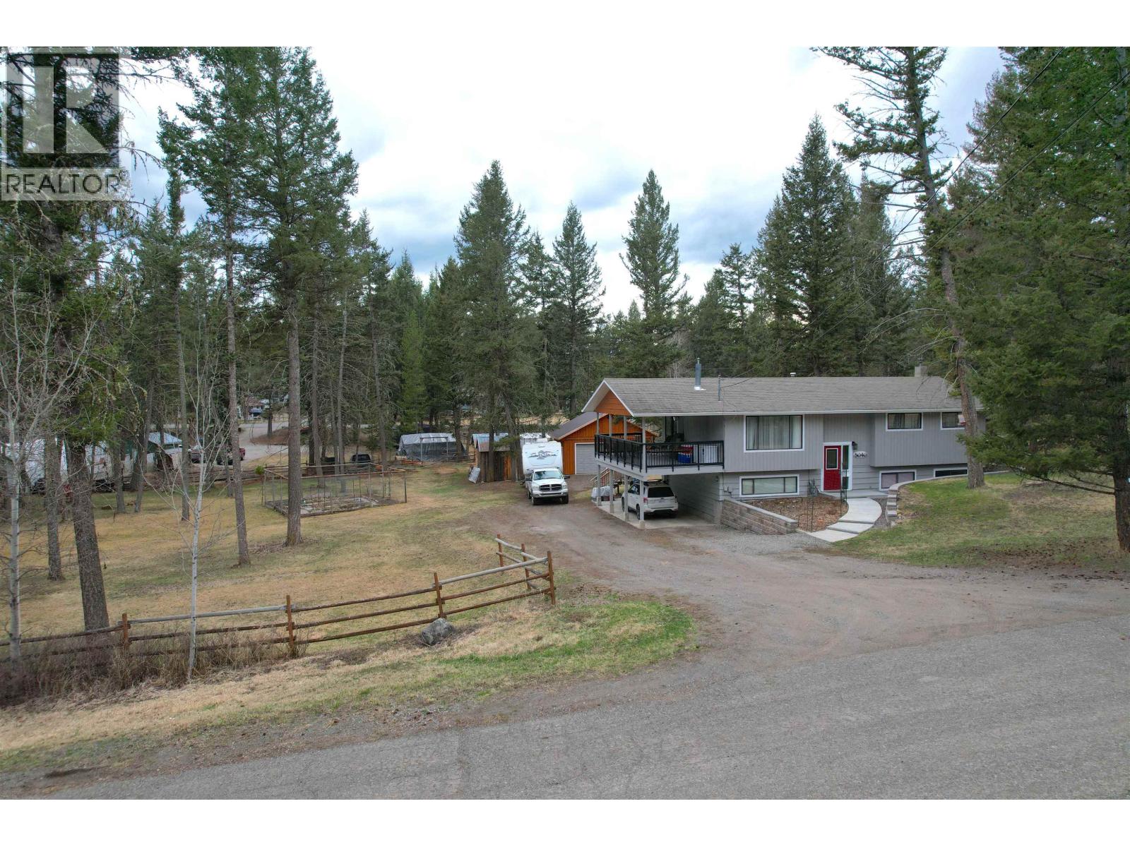 5040 HANSEN COURT, 108 Mile Ranch, British Columbia