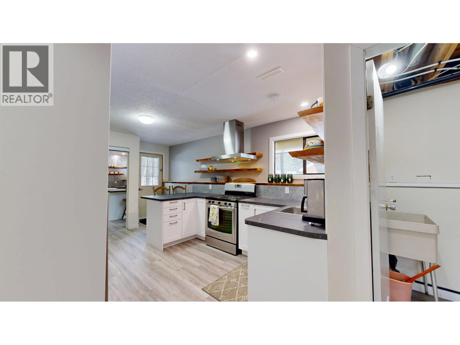 5040 Hansen Court, 108 Mile Ranch, British Columbia  V0K 2Z0 - Photo 30 - R3084986