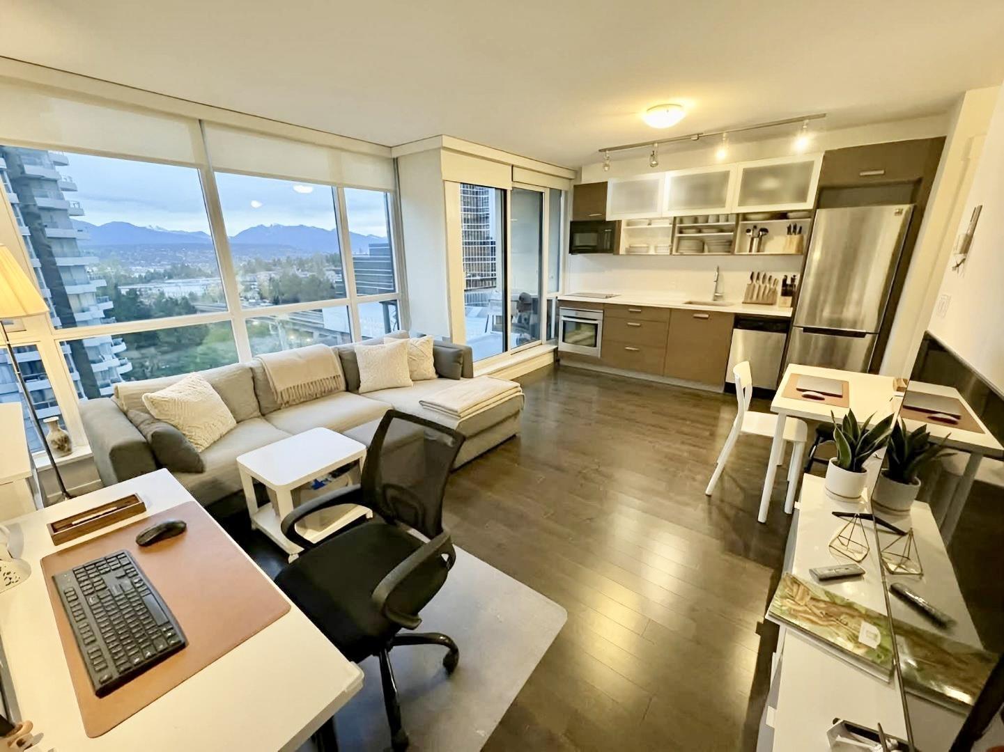 909 10777 University Drive, Surrey, British Columbia  V3T 0E6 - Photo 4 - R3102391