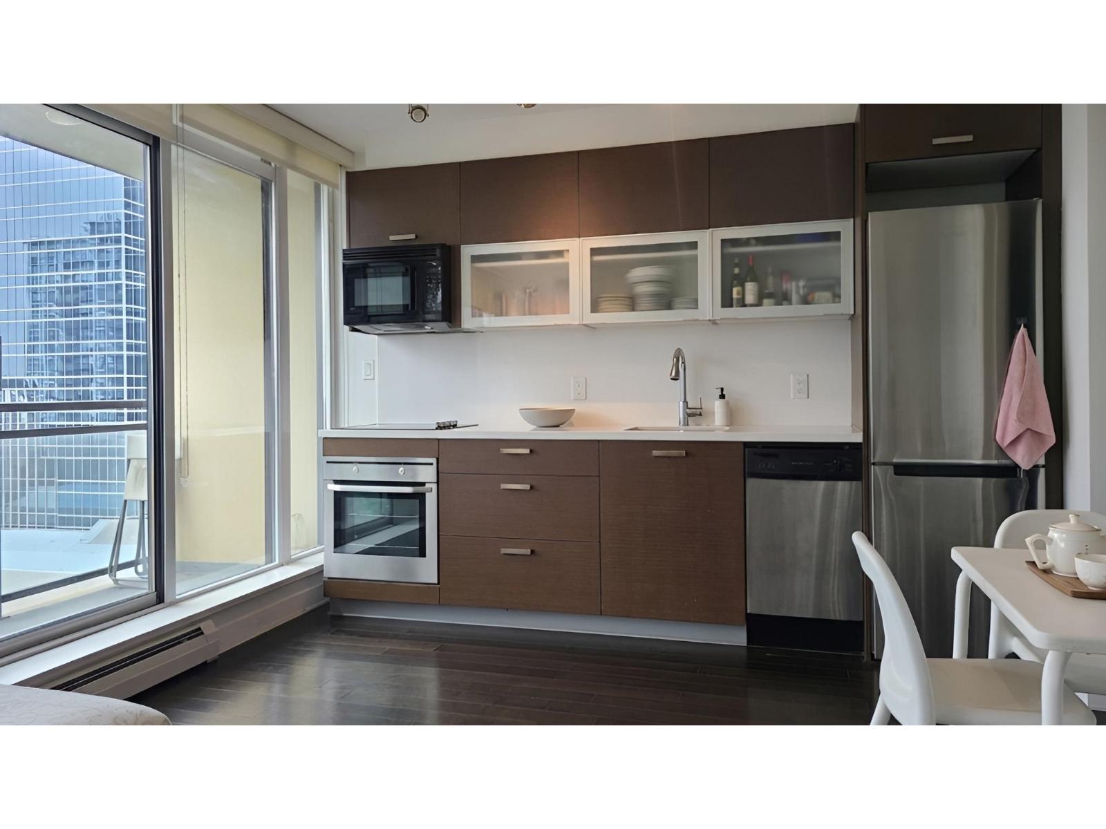 909 10777 University Drive, Surrey, British Columbia  V3T 0E6 - Photo 3 - R3102391