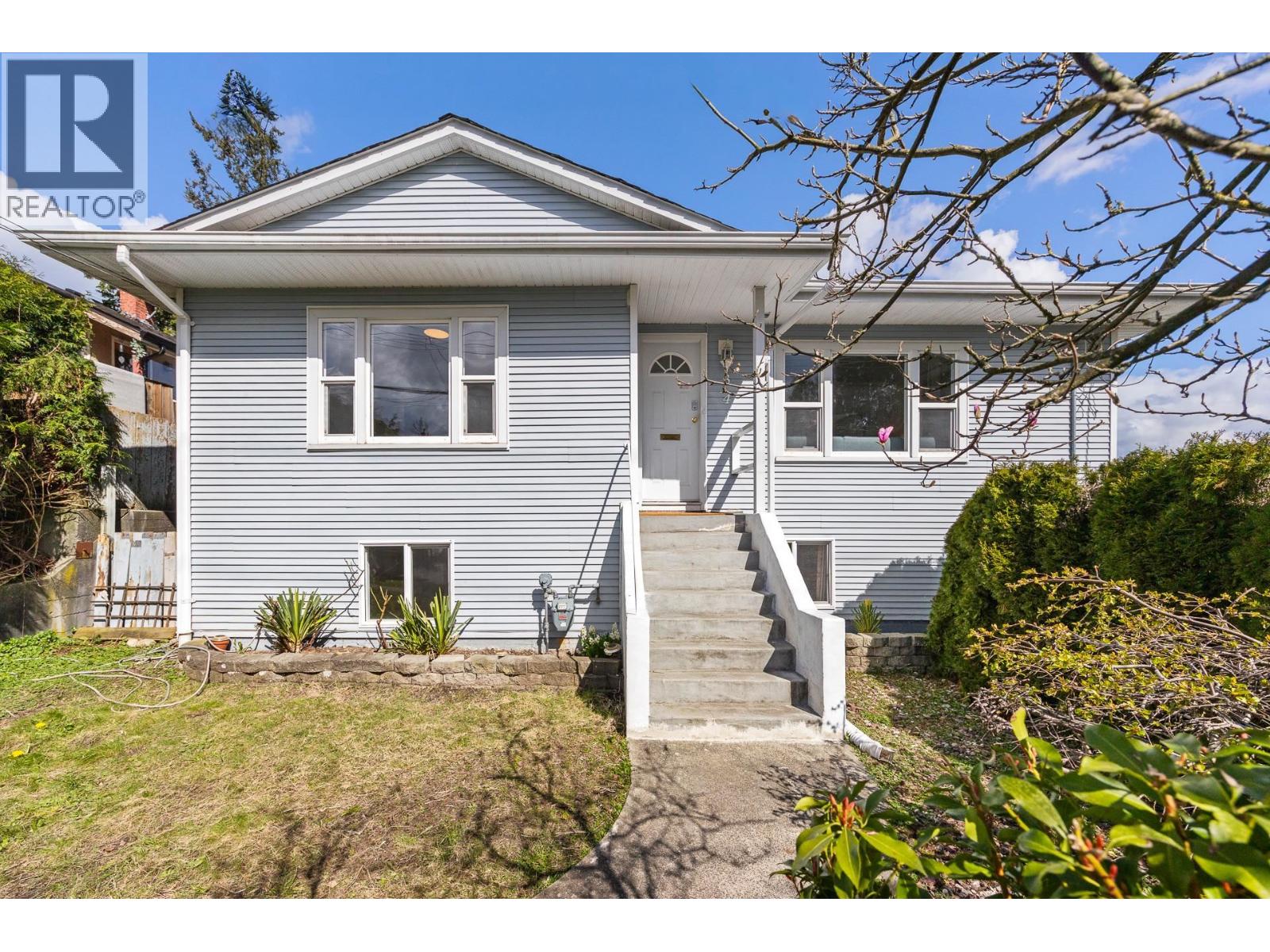 341 SHERBROOKE STREET, New Westminster