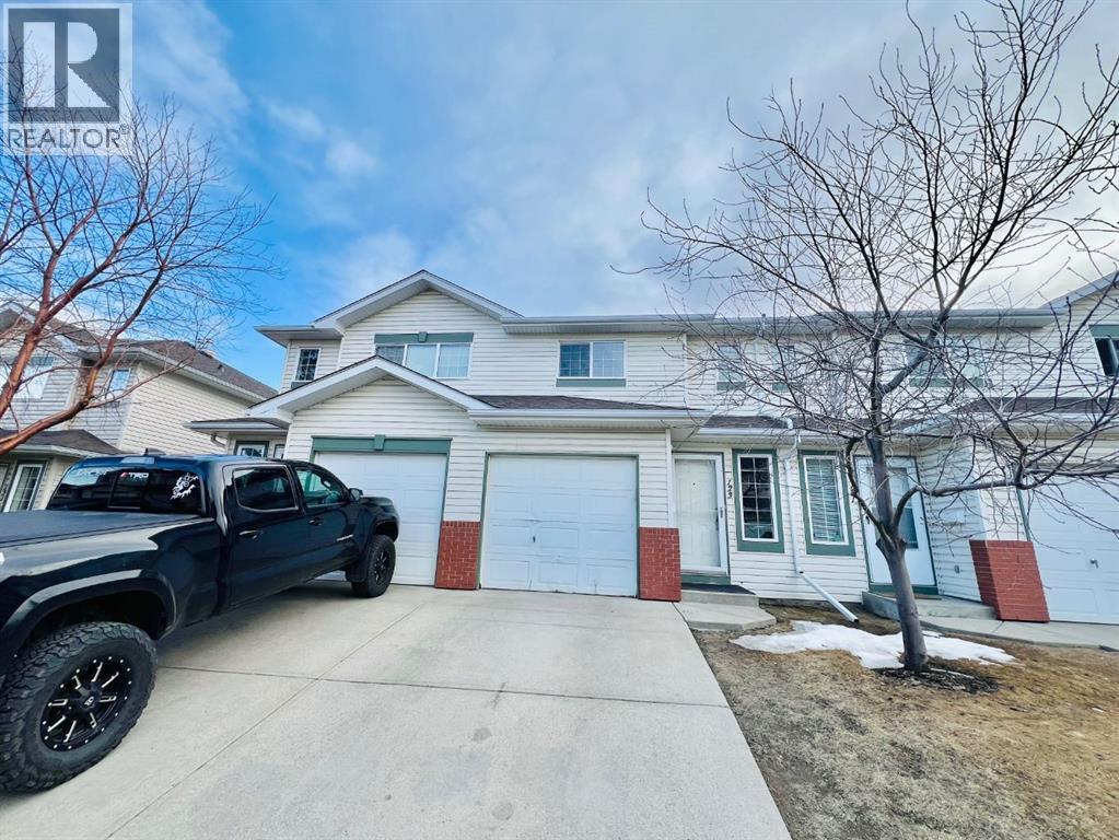 123 Country Hillas Villas NW, Calgary, Alberta