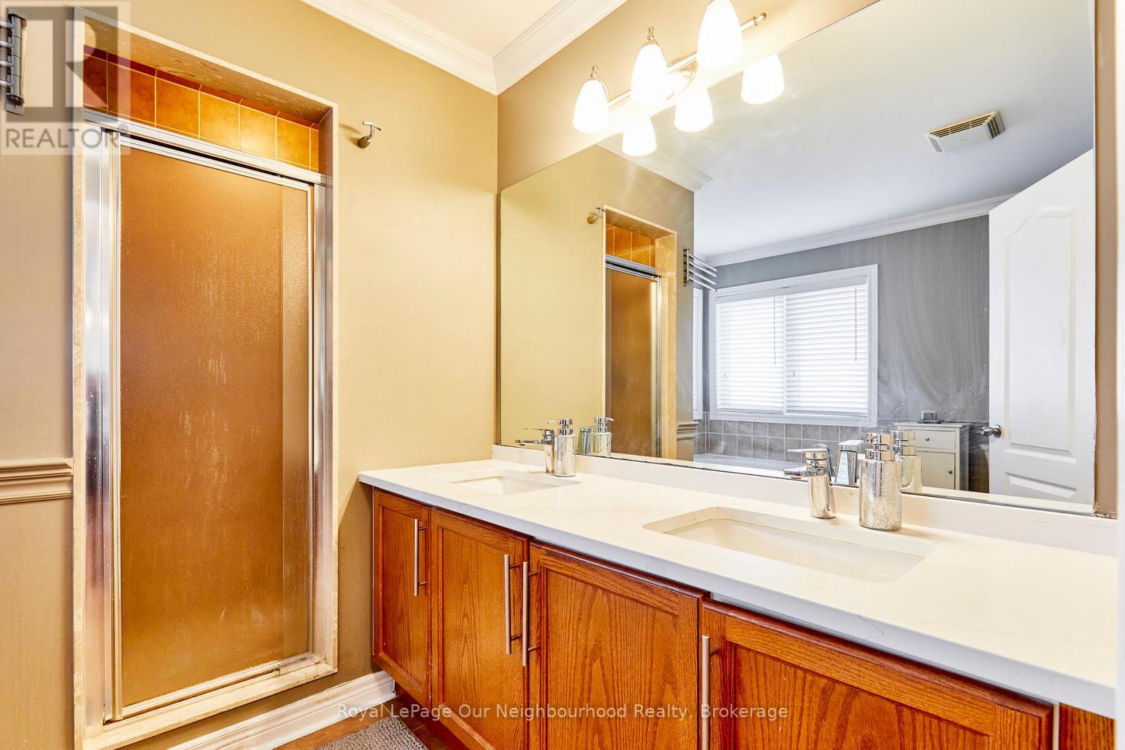 43 Isabella Garden Lane, Whitchurch-Stouffville, Ontario  L4A 0L4 - Photo 12 - N12994062