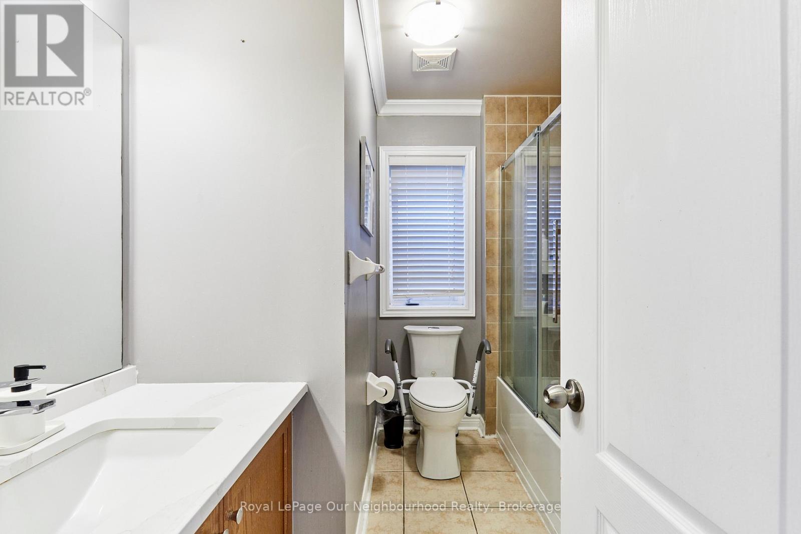 43 Isabella Garden Lane, Whitchurch-Stouffville, Ontario  L4A 0L4 - Photo 17 - N12994062