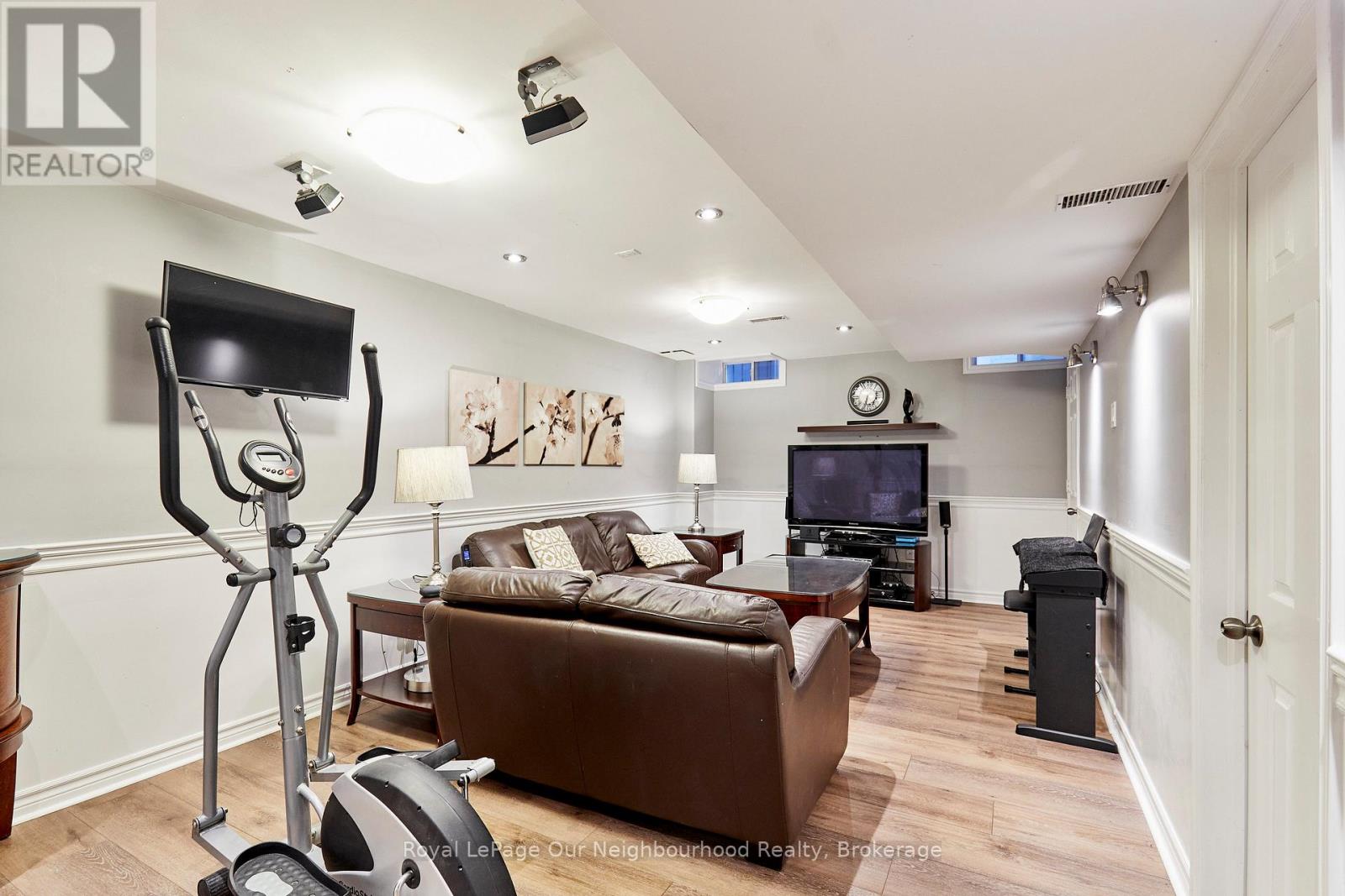 43 Isabella Garden Lane, Whitchurch-Stouffville, Ontario  L4A 0L4 - Photo 19 - N12994062