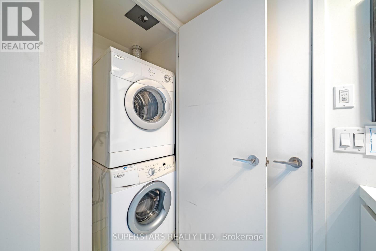 1211 - 75 Queens Wharf Road, Toronto, Ontario  M5V 0J8 - Photo 15 - C12994074