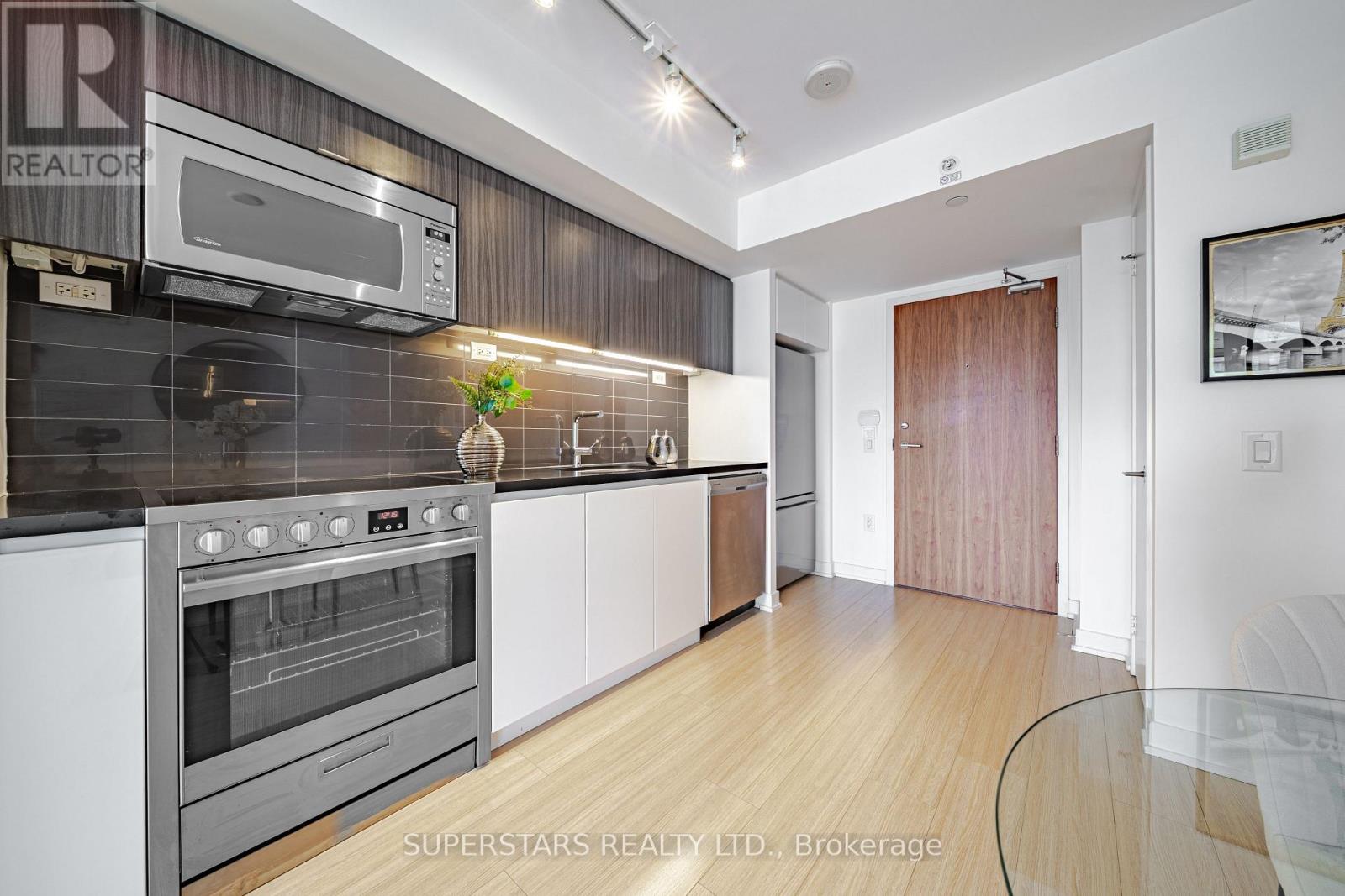 1211 - 75 Queens Wharf Road, Toronto, Ontario  M5V 0J8 - Photo 5 - C12994074