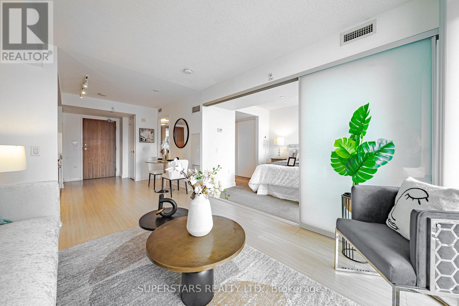 1211 - 75 Queens Wharf Road, Toronto, Ontario  M5V 0J8 - Photo 9 - C12994074