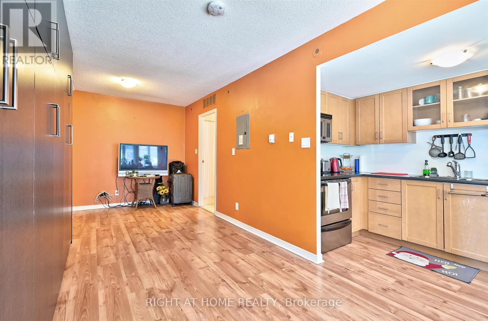 109 - 22 Western Battery Road, Toronto, Ontario  M6K 3N9 - Photo 4 - C12994092