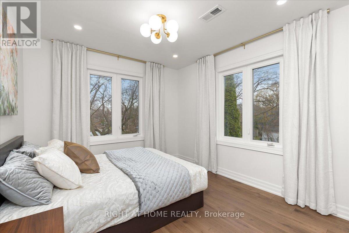 497 Broadway Avenue, Toronto, Ontario  M4G 2R7 - Photo 15 - C12994122