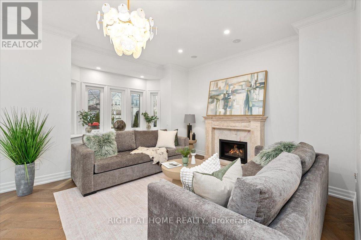 497 Broadway Avenue, Toronto, Ontario  M4G 2R7 - Photo 3 - C12994122