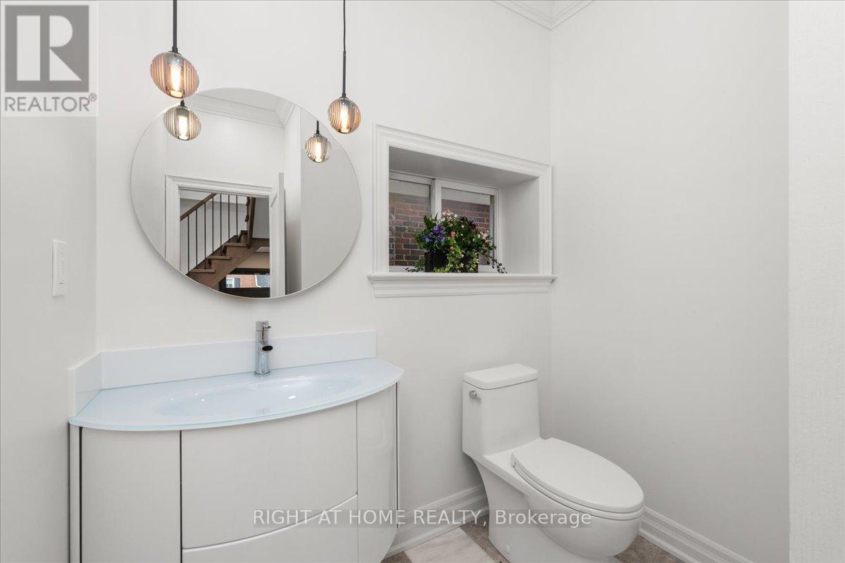 497 Broadway Avenue, Toronto, Ontario  M4G 2R7 - Photo 9 - C12994122