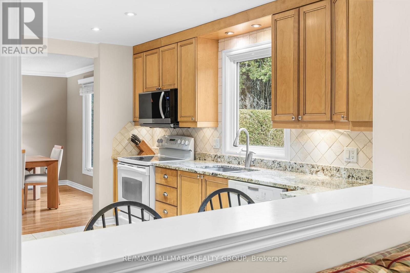 906 Chaleur Way, Ottawa, Ontario  K1C 2S1 - Photo 14 - X12994070