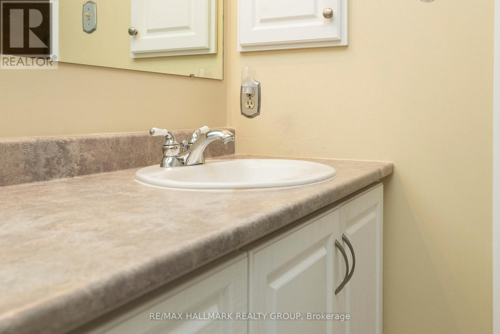 906 Chaleur Way, Ottawa, Ontario  K1C 2S1 - Photo 24 - X12994070