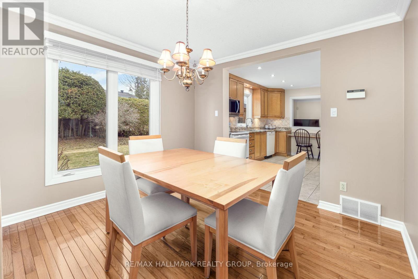 906 Chaleur Way, Ottawa, Ontario  K1C 2S1 - Photo 8 - X12994070