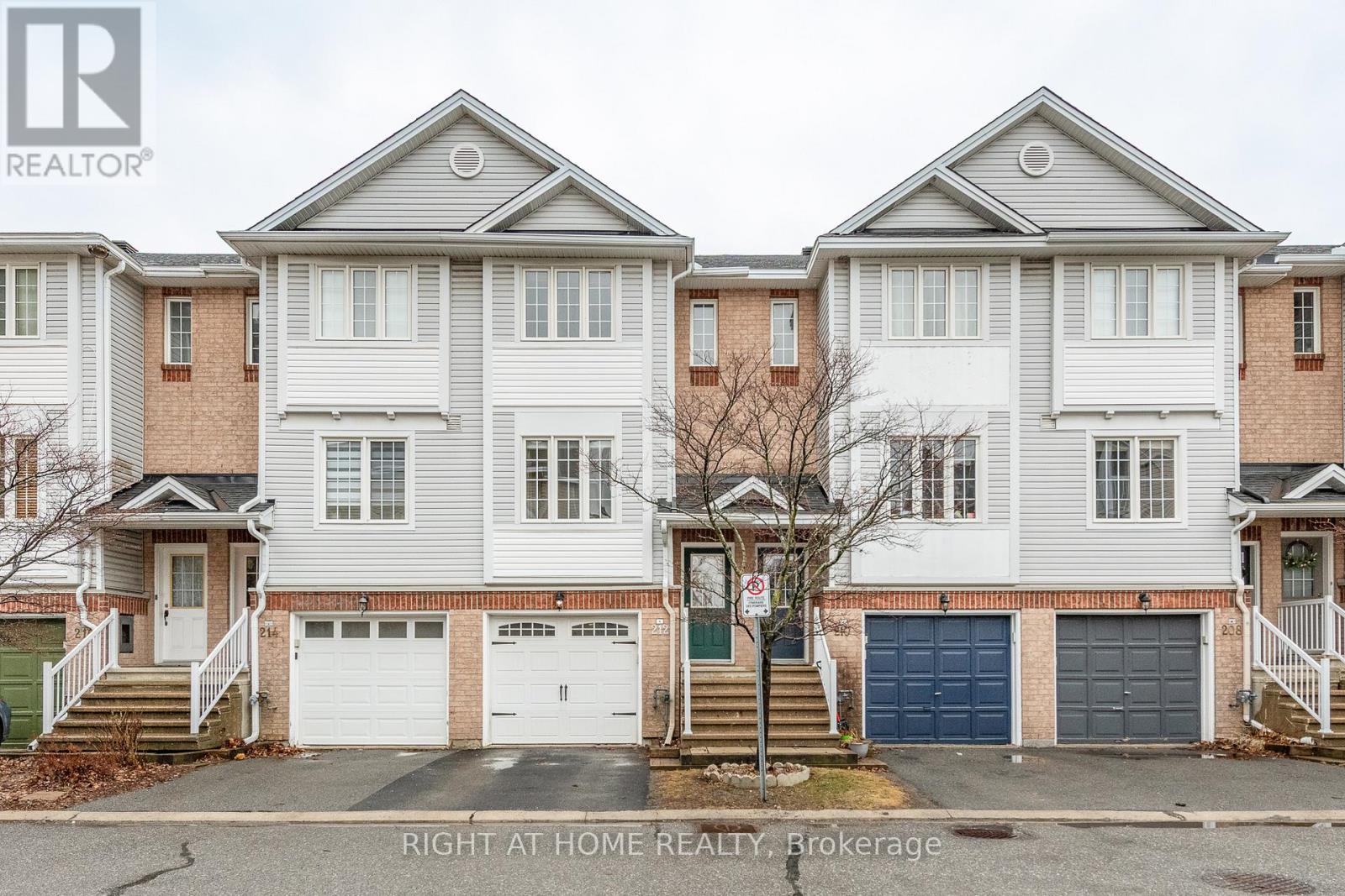 212 RUTGERS PRIVATE, Ottawa, Ontario